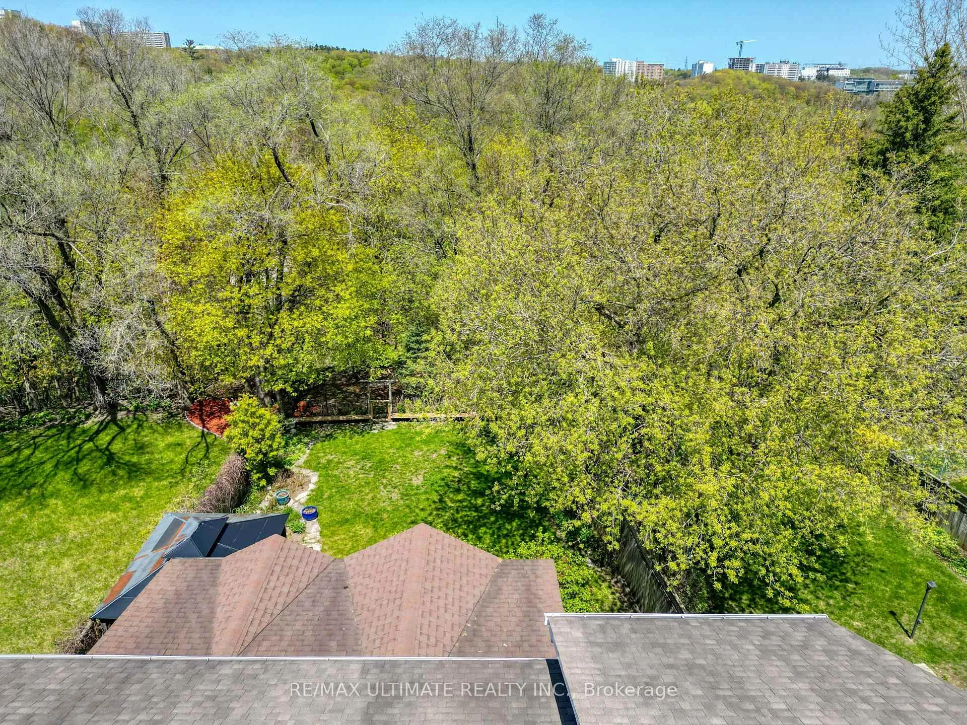 Photo 43 of 103 Weir Crescent, Scarborough, West Hill — HOMEH