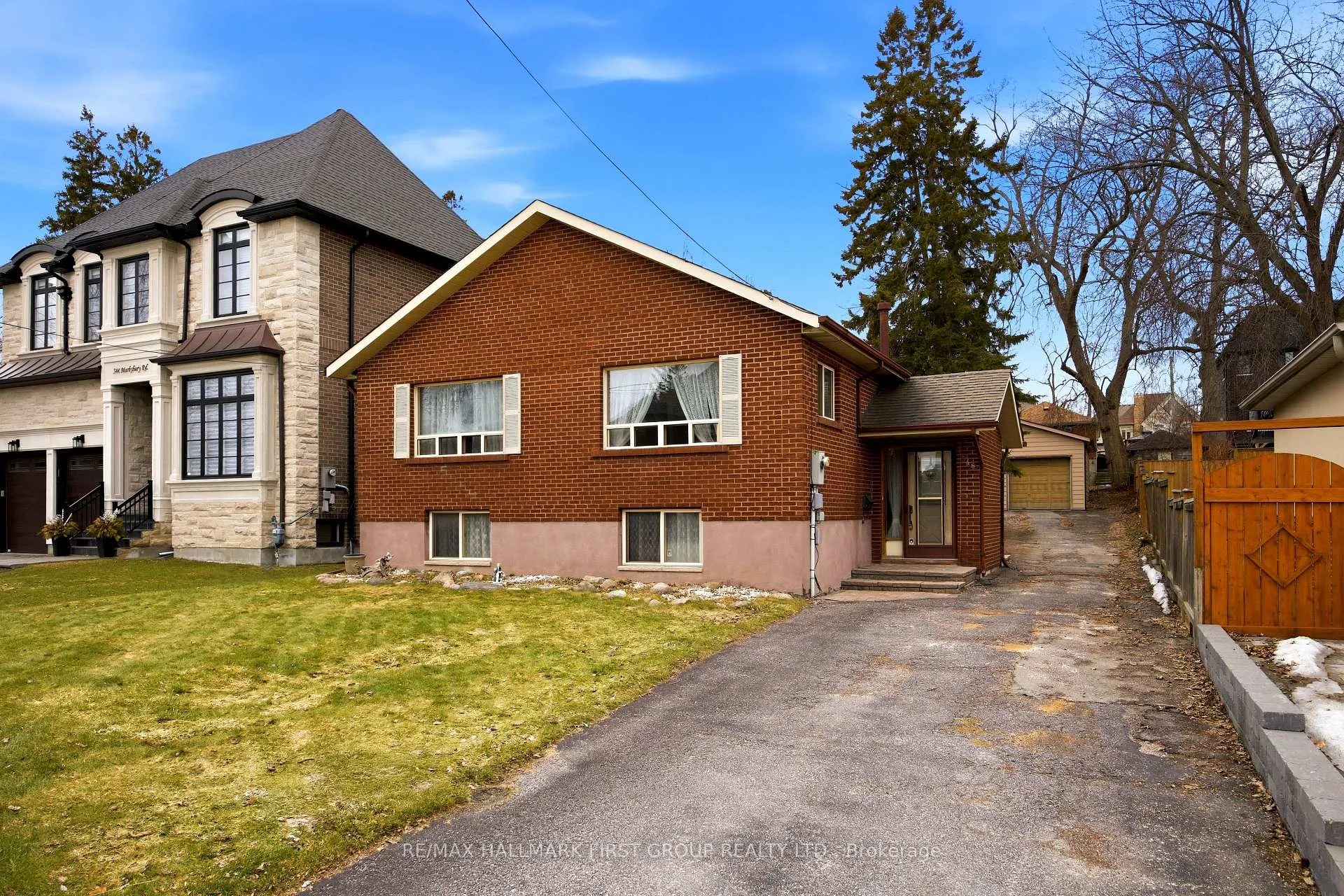 Photo 4 of 548 Marksbury Road, Pickering, West Shore — HOMEH