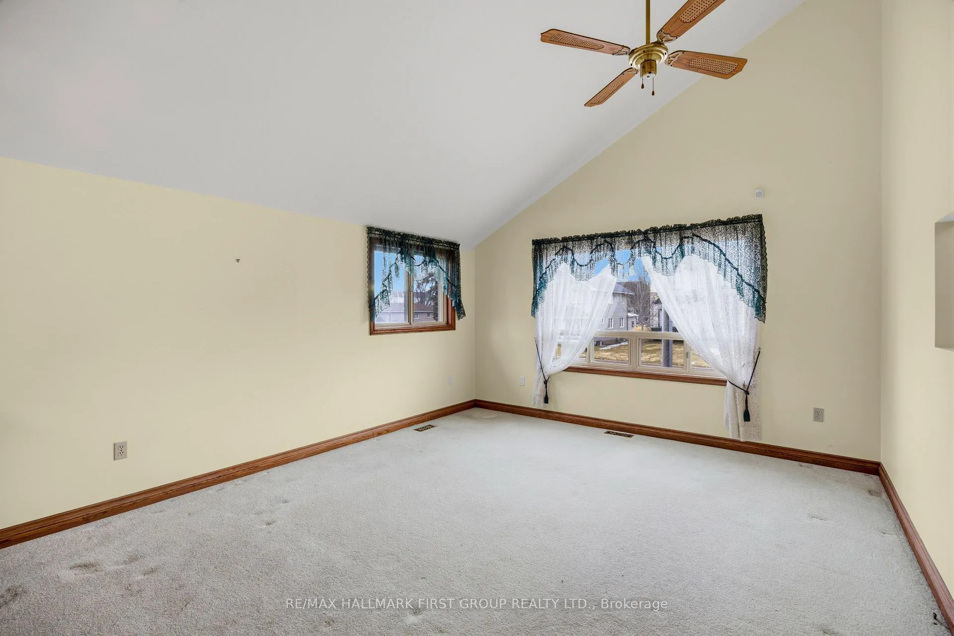 Photo 8 of 548 Marksbury Road, Pickering, West Shore — HOMEH