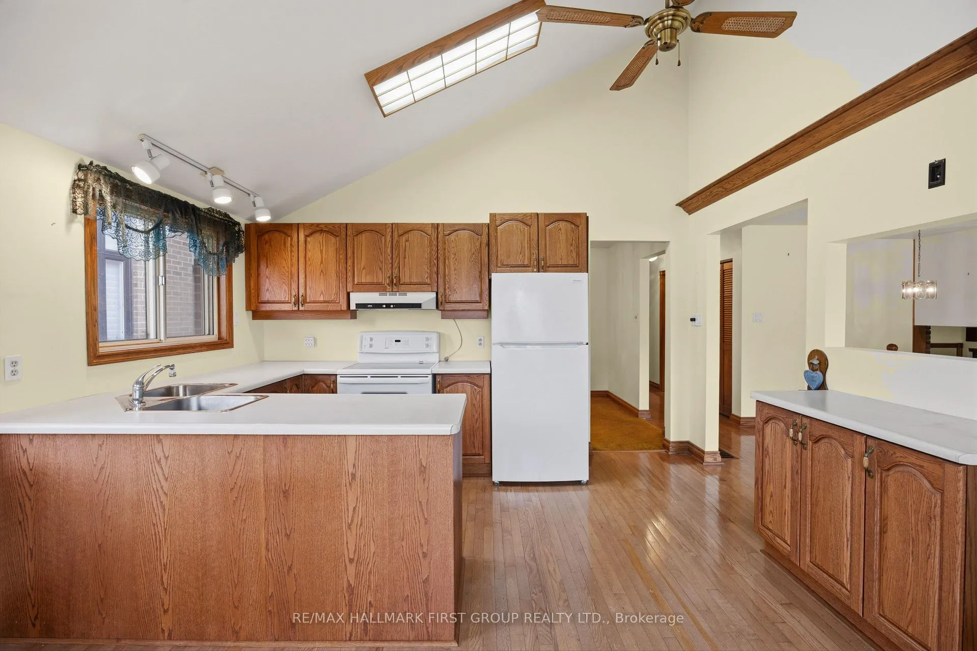 Photo 13 of 548 Marksbury Road, Pickering, West Shore — HOMEH