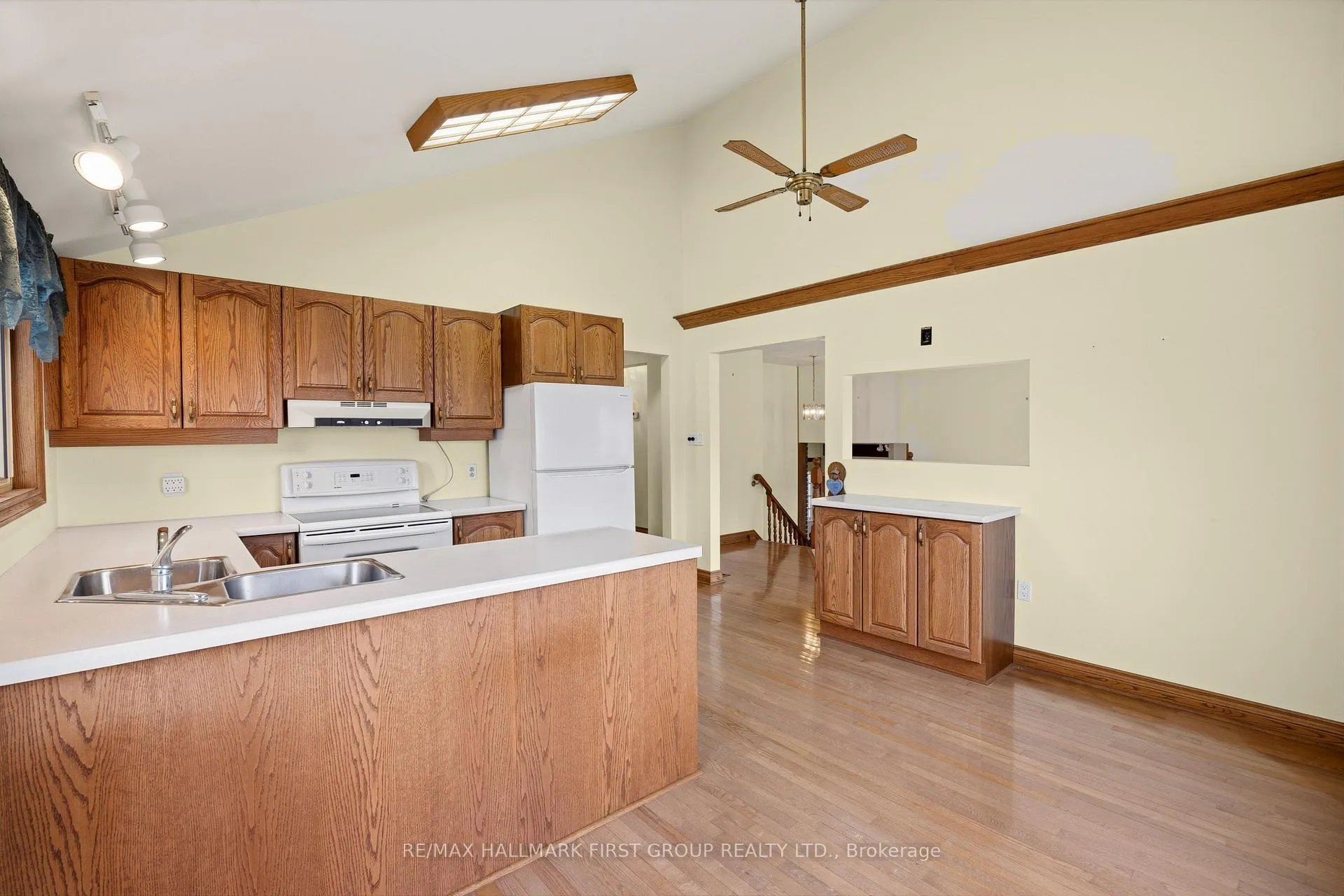 Photo 15 of 548 Marksbury Road, Pickering, West Shore — HOMEH