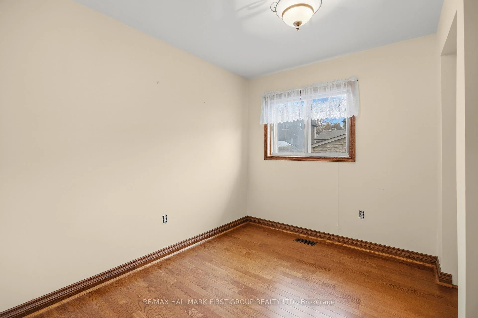 Photo 24 of 548 Marksbury Road, Pickering, West Shore — HOMEH