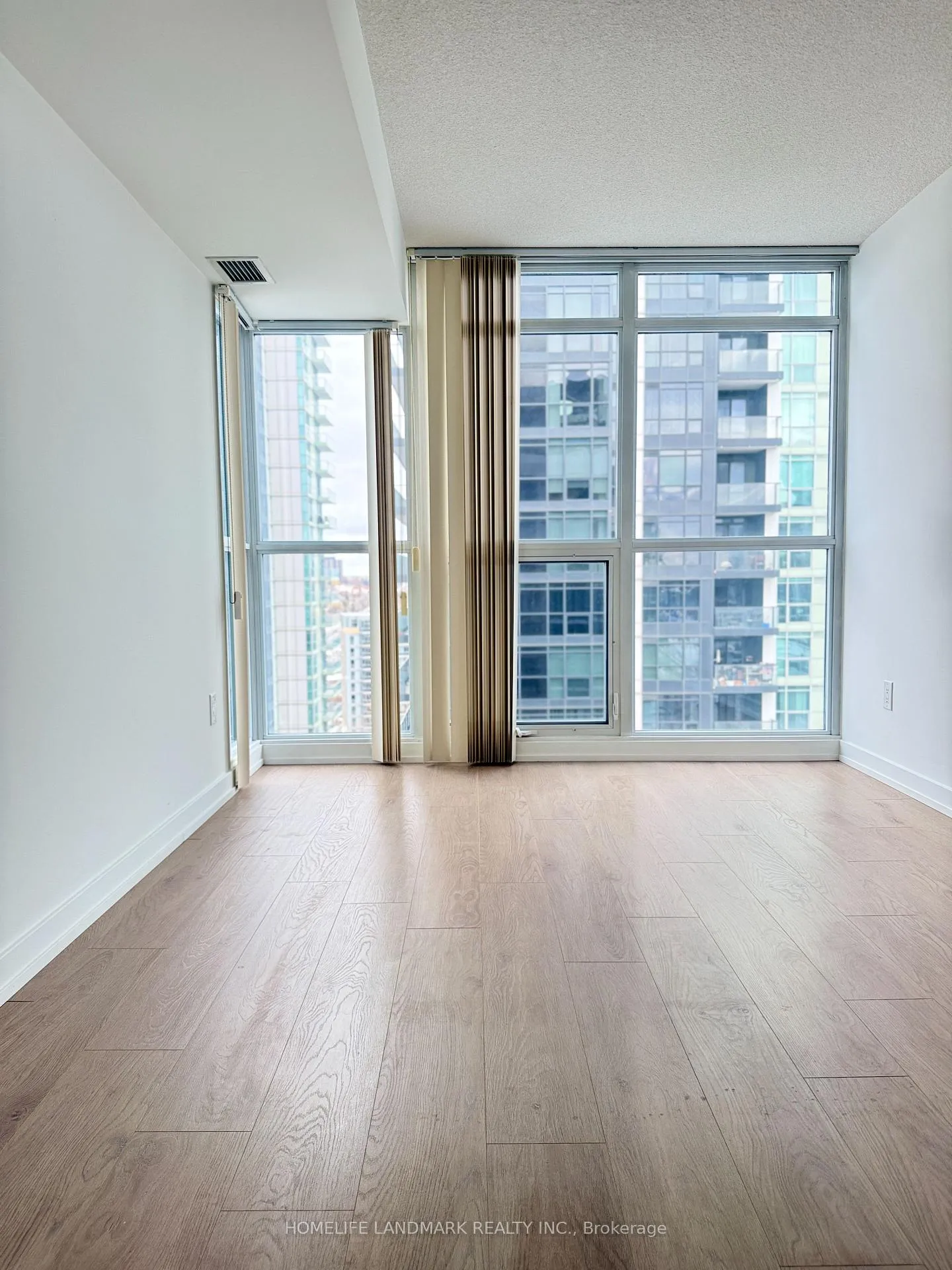 Photo 10 of Unit 1721, 19 Singer Court, North York, Bayview Village — HOMEH