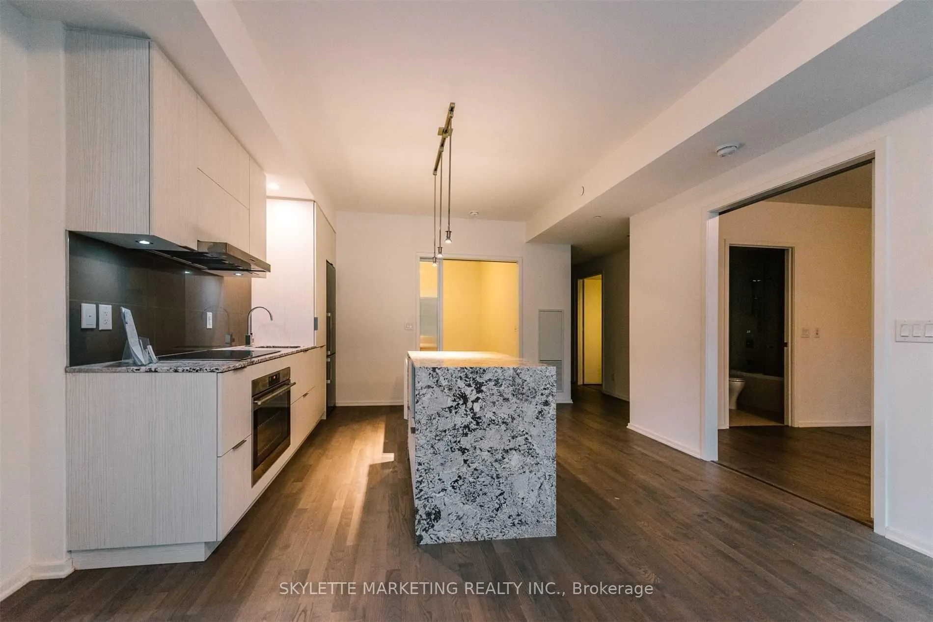 Photo 5 of Unit 422, 1 Bloor Street E, Toronto, Church-Yonge Corridor — HOMEH
