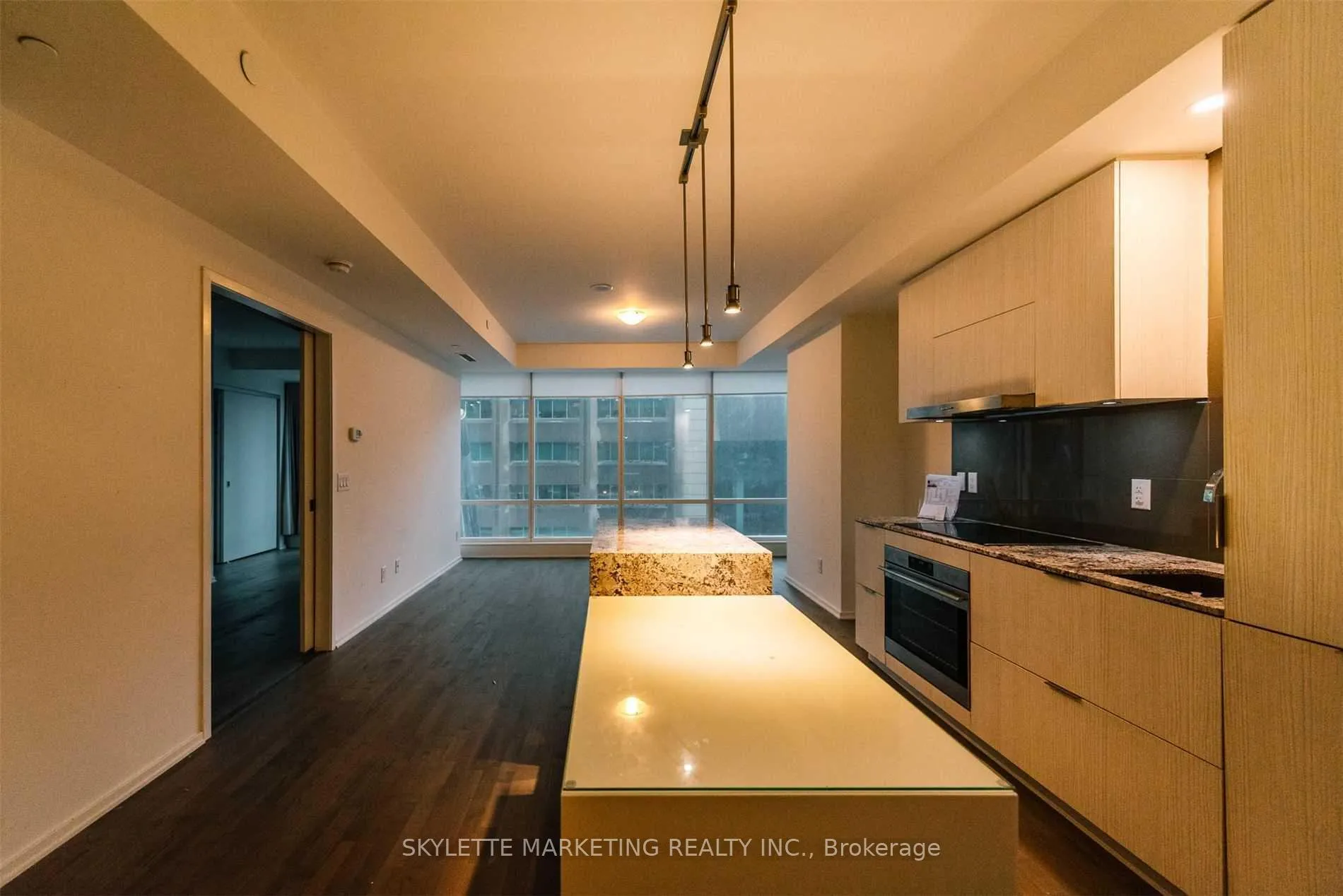 Photo 8 of Unit 422, 1 Bloor Street E, Toronto, Church-Yonge Corridor — HOMEH