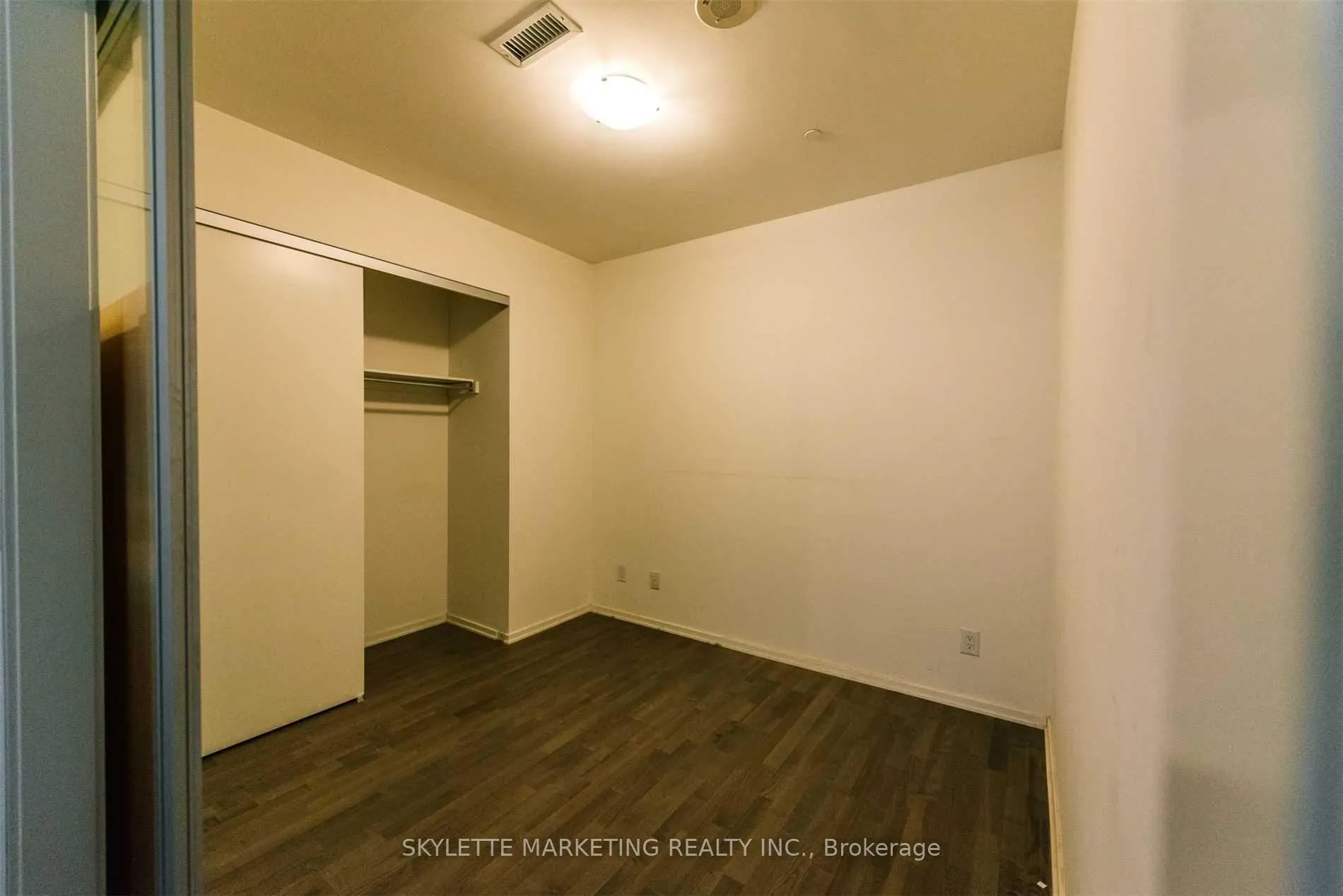 Photo 13 of Unit 422, 1 Bloor Street E, Toronto, Church-Yonge Corridor — HOMEH