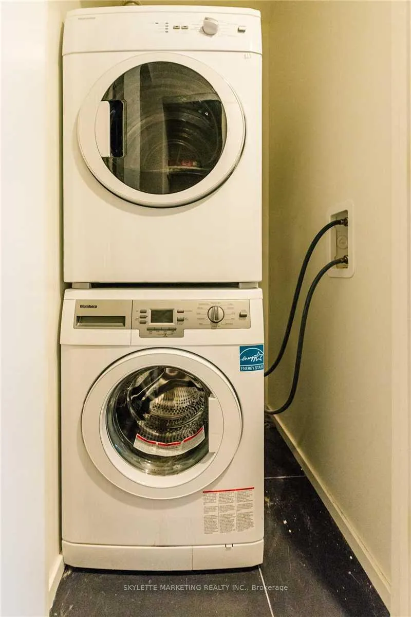 Photo 18 of Unit 422, 1 Bloor Street E, Toronto, Church-Yonge Corridor — HOMEH