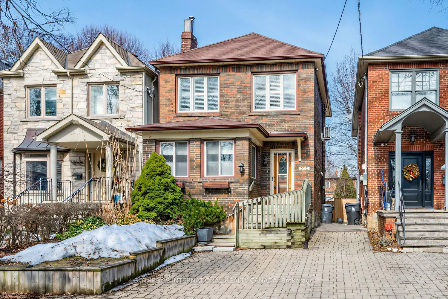 Photo 2 of 214 Belsize Drive, Toronto, Mount Pleasant East — HOMEH