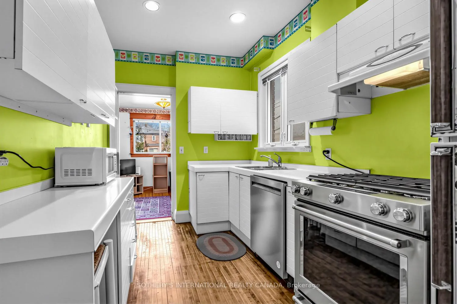 Photo 11 of 214 Belsize Drive, Toronto, Mount Pleasant East — HOMEH