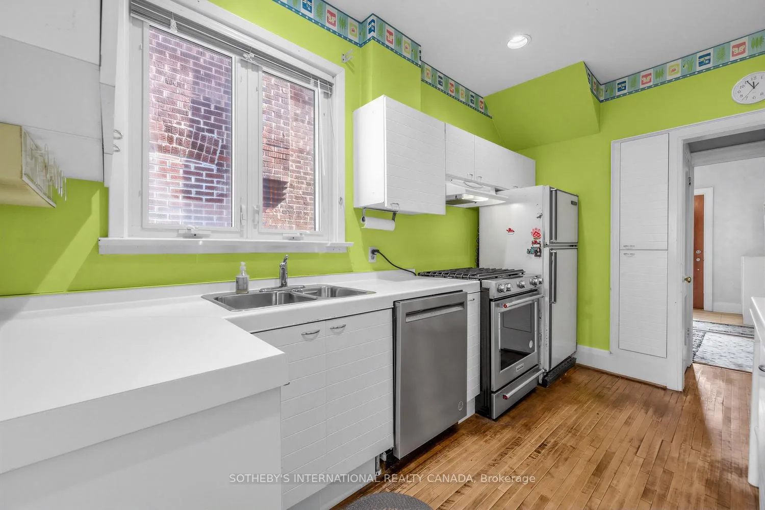 Photo 12 of 214 Belsize Drive, Toronto, Mount Pleasant East — HOMEH