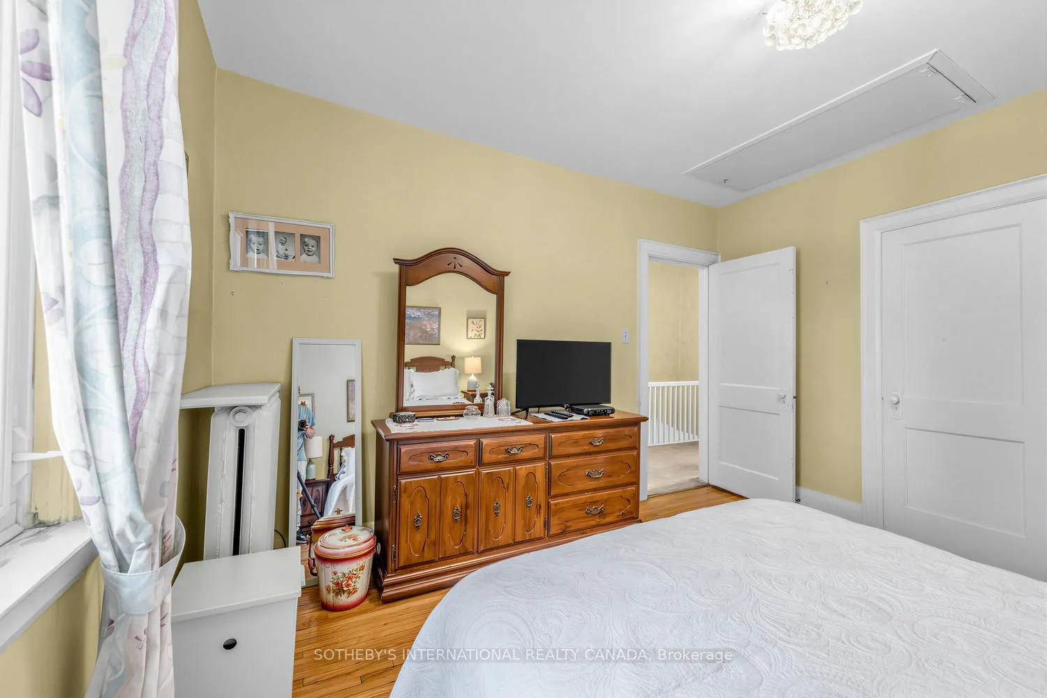 Photo 16 of 214 Belsize Drive, Toronto, Mount Pleasant East — HOMEH