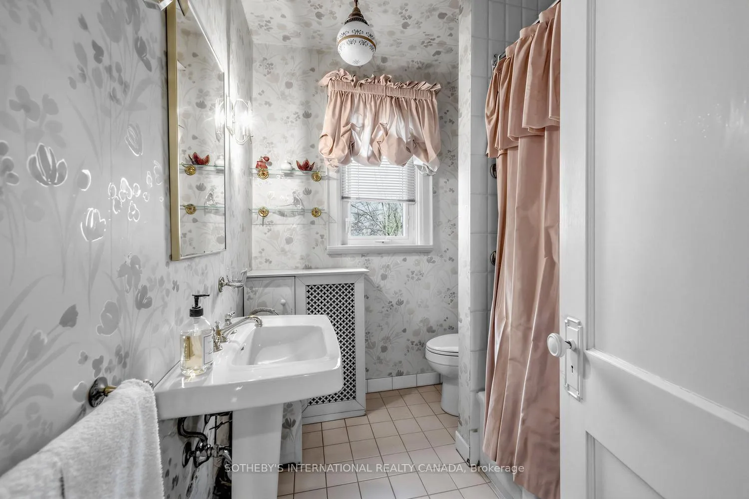 Photo 17 of 214 Belsize Drive, Toronto, Mount Pleasant East — HOMEH