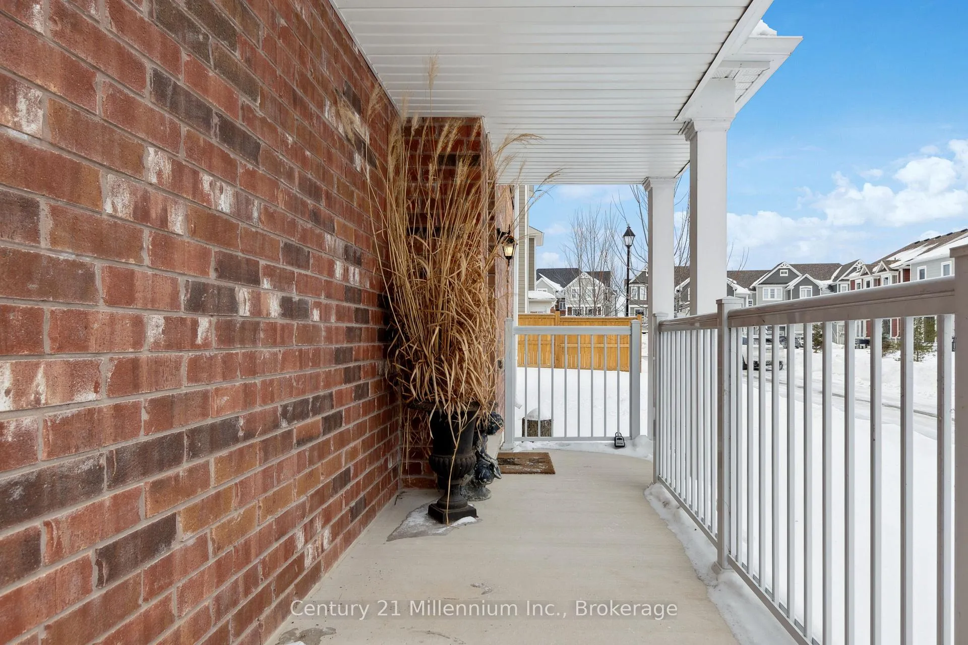 Photo 4 of 33 Dunes Drive, Wasaga Beach — HOMEH