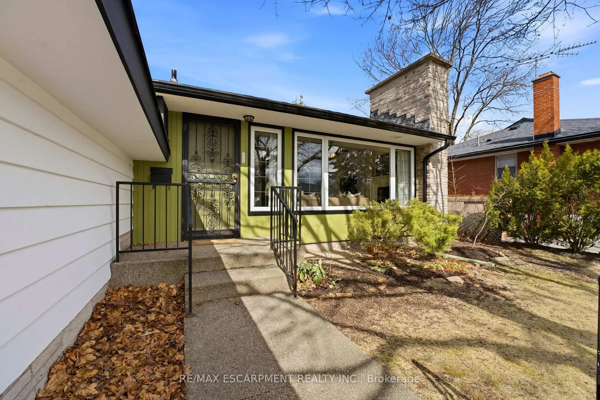 Photo 2 of 5411 Stratton Road, Burlington, Appleby — HOMEH