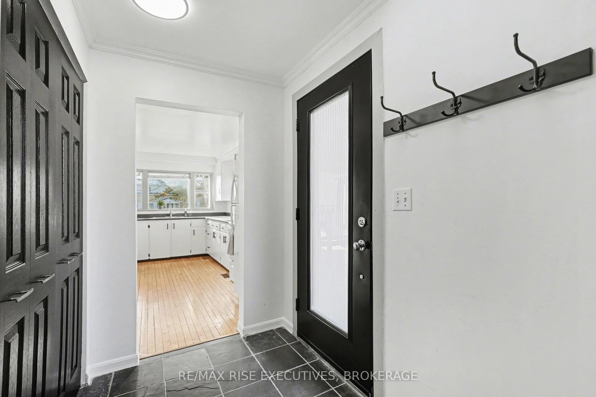 Photo 4 of 41 Wilson Street E, Perth — HOMEH