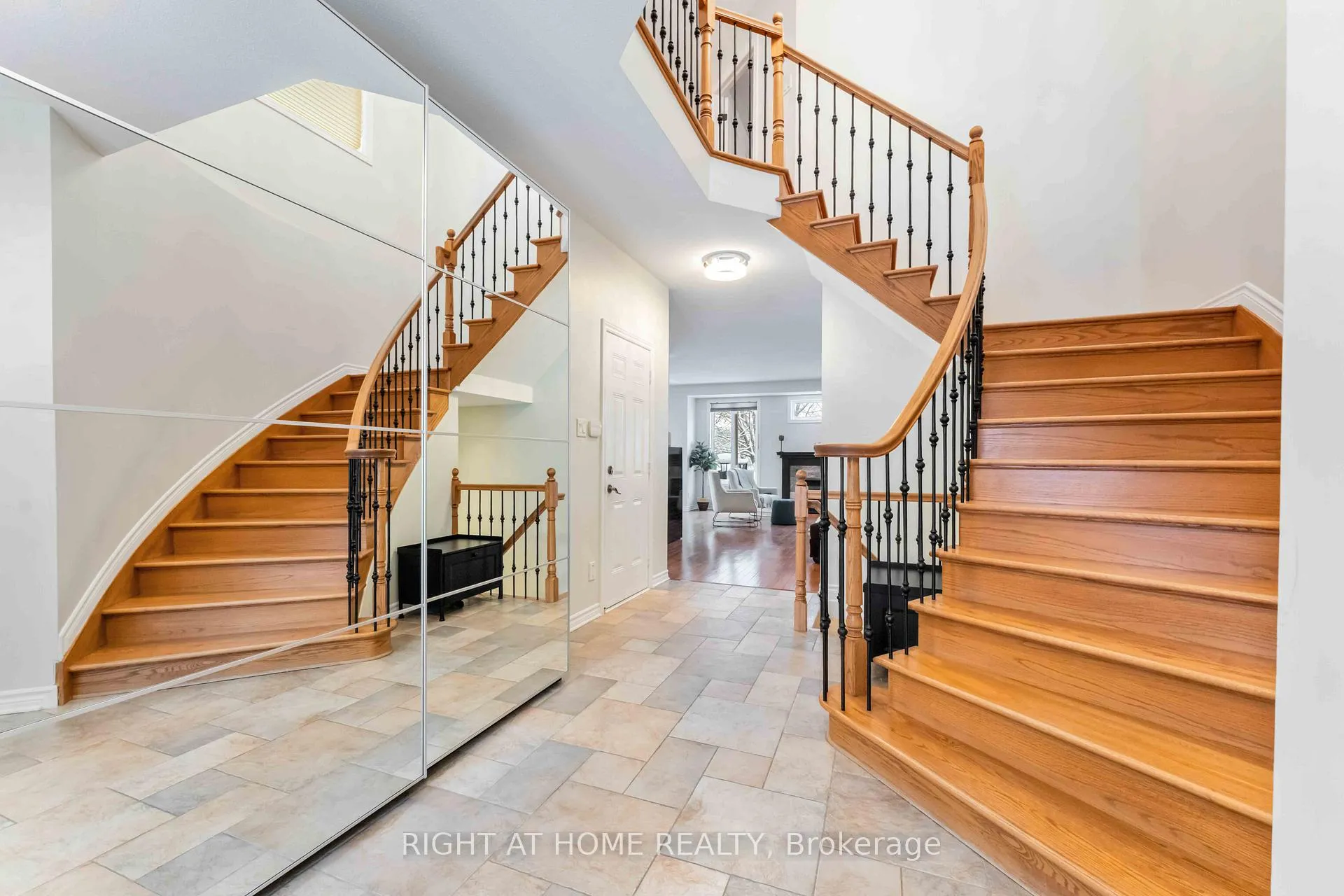 Photo 5 of 162 Saltspring Private, Ottawa, Kanata - Bridlewood — HOMEH