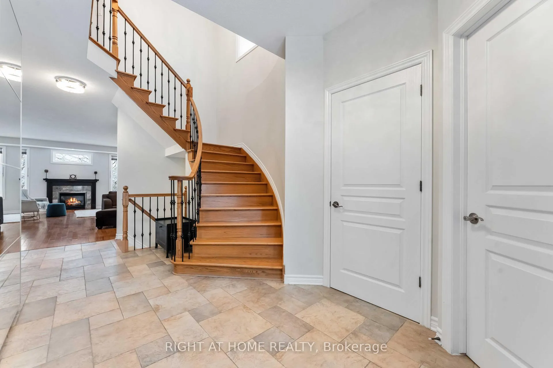 Photo 6 of 162 Saltspring Private, Ottawa, Kanata - Bridlewood — HOMEH