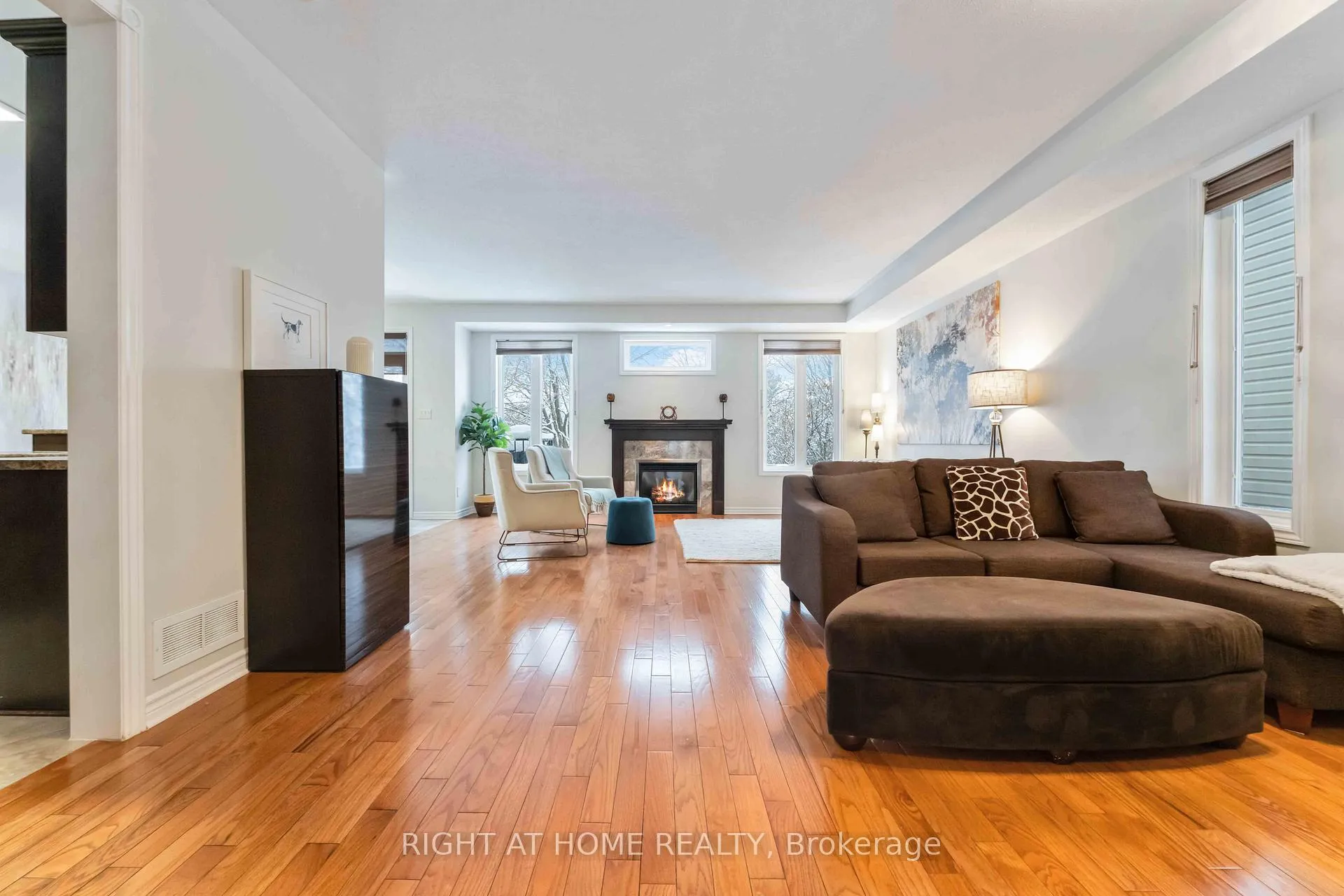 Photo 7 of 162 Saltspring Private, Ottawa, Kanata - Bridlewood — HOMEH
