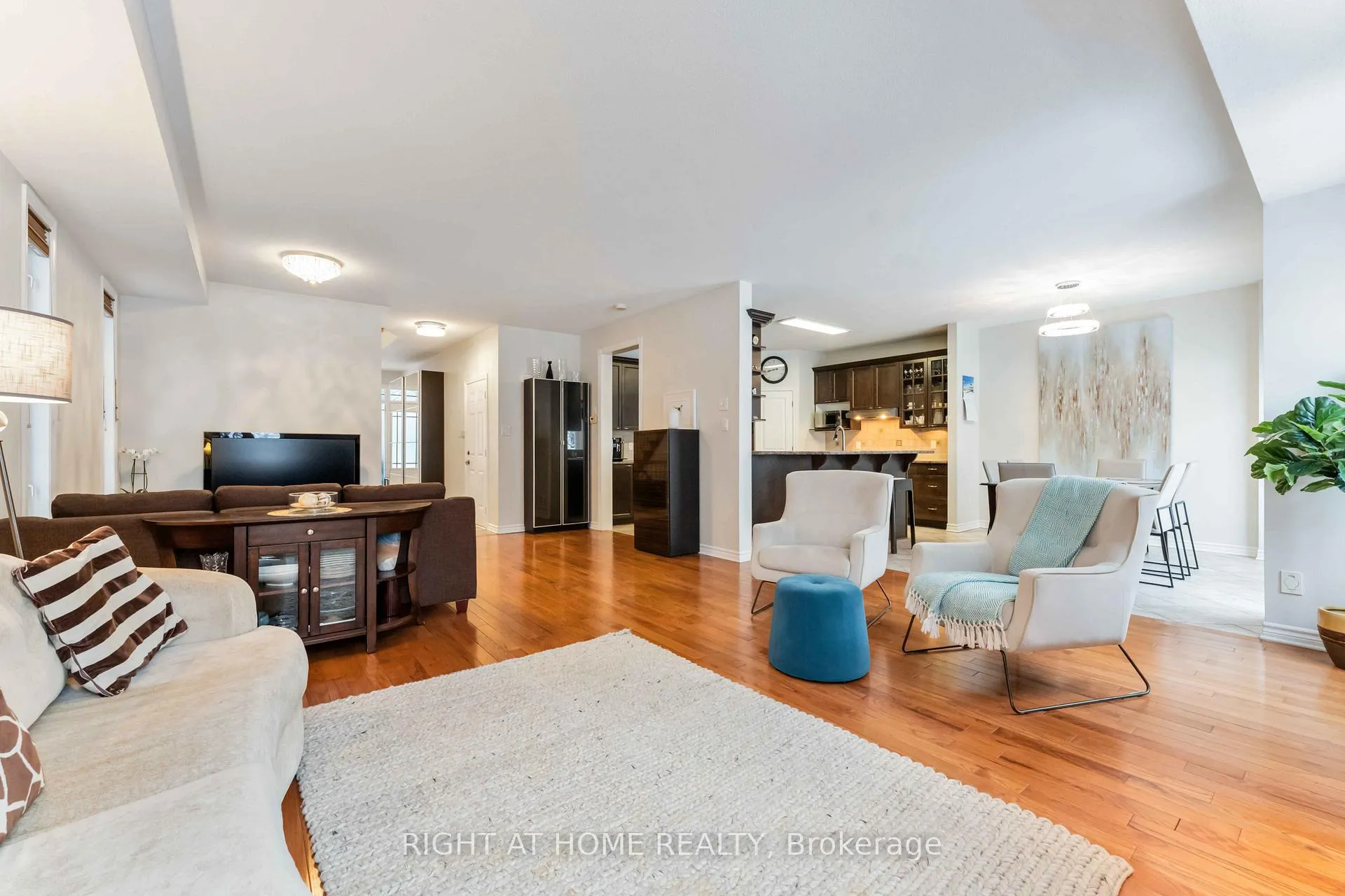 Photo 11 of 162 Saltspring Private, Ottawa, Kanata - Bridlewood — HOMEH