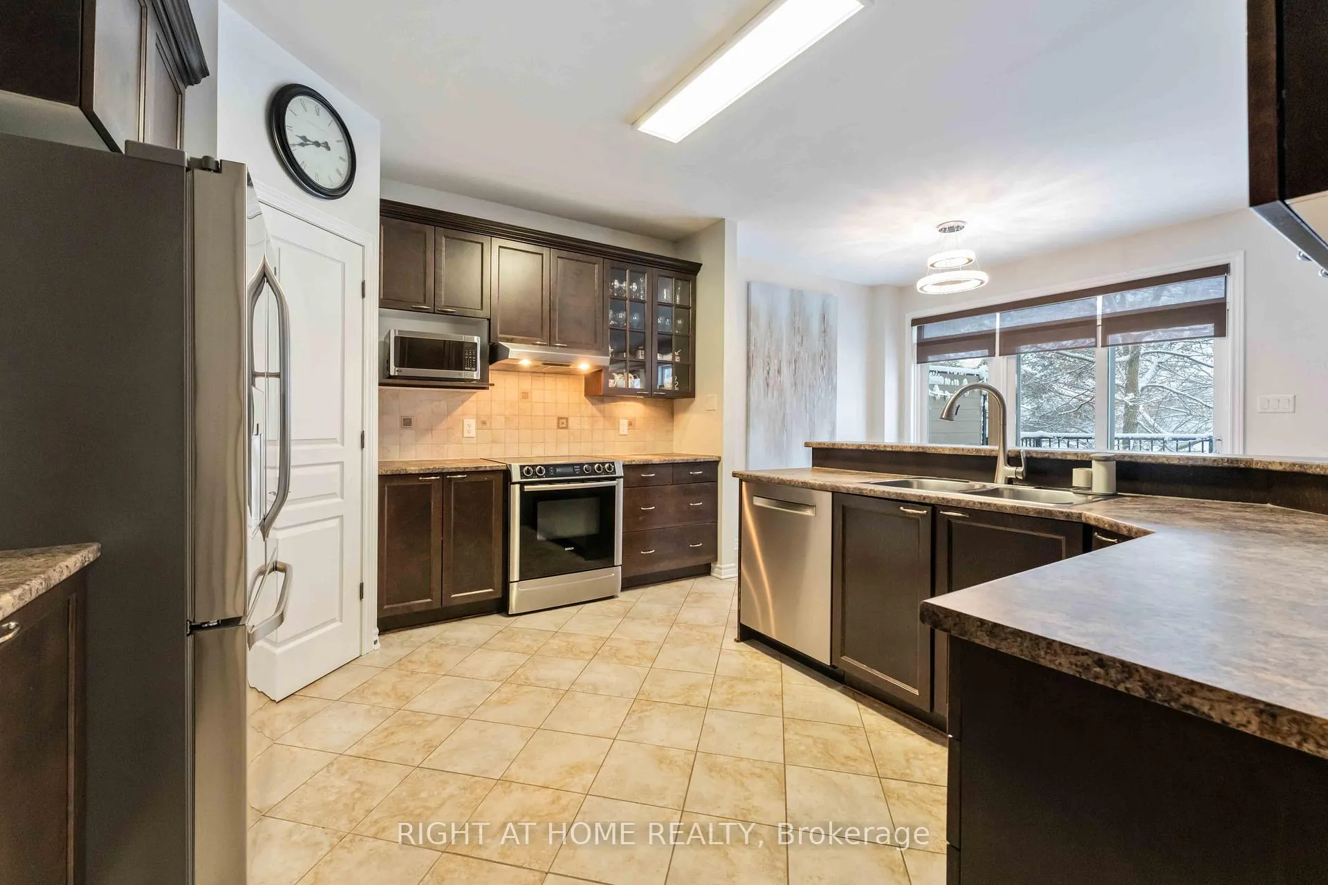 Photo 16 of 162 Saltspring Private, Ottawa, Kanata - Bridlewood — HOMEH
