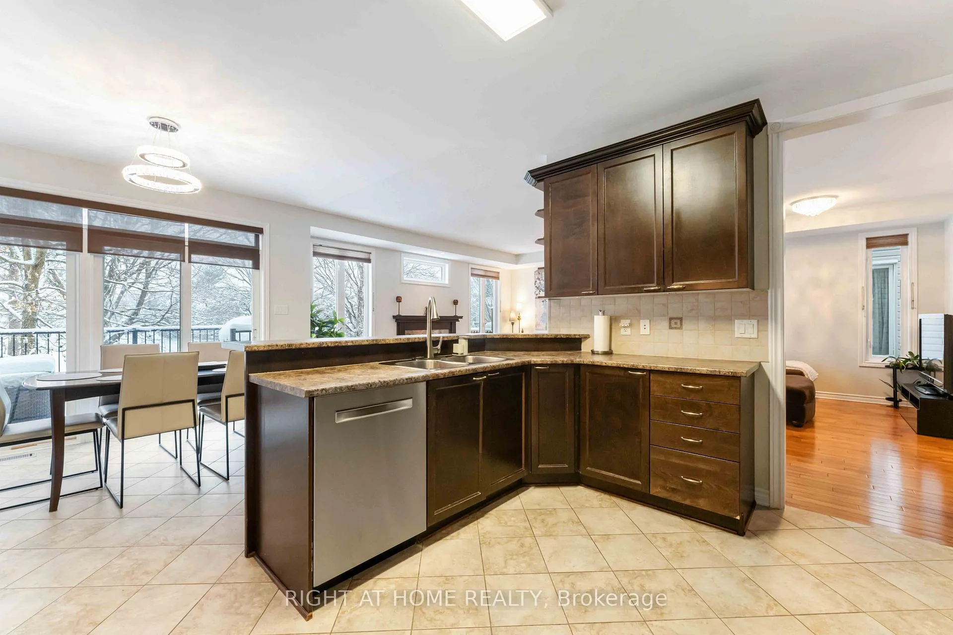 Photo 18 of 162 Saltspring Private, Ottawa, Kanata - Bridlewood — HOMEH