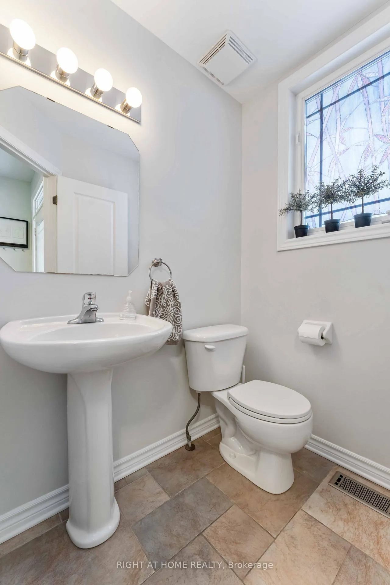 Photo 23 of 162 Saltspring Private, Ottawa, Kanata - Bridlewood — HOMEH