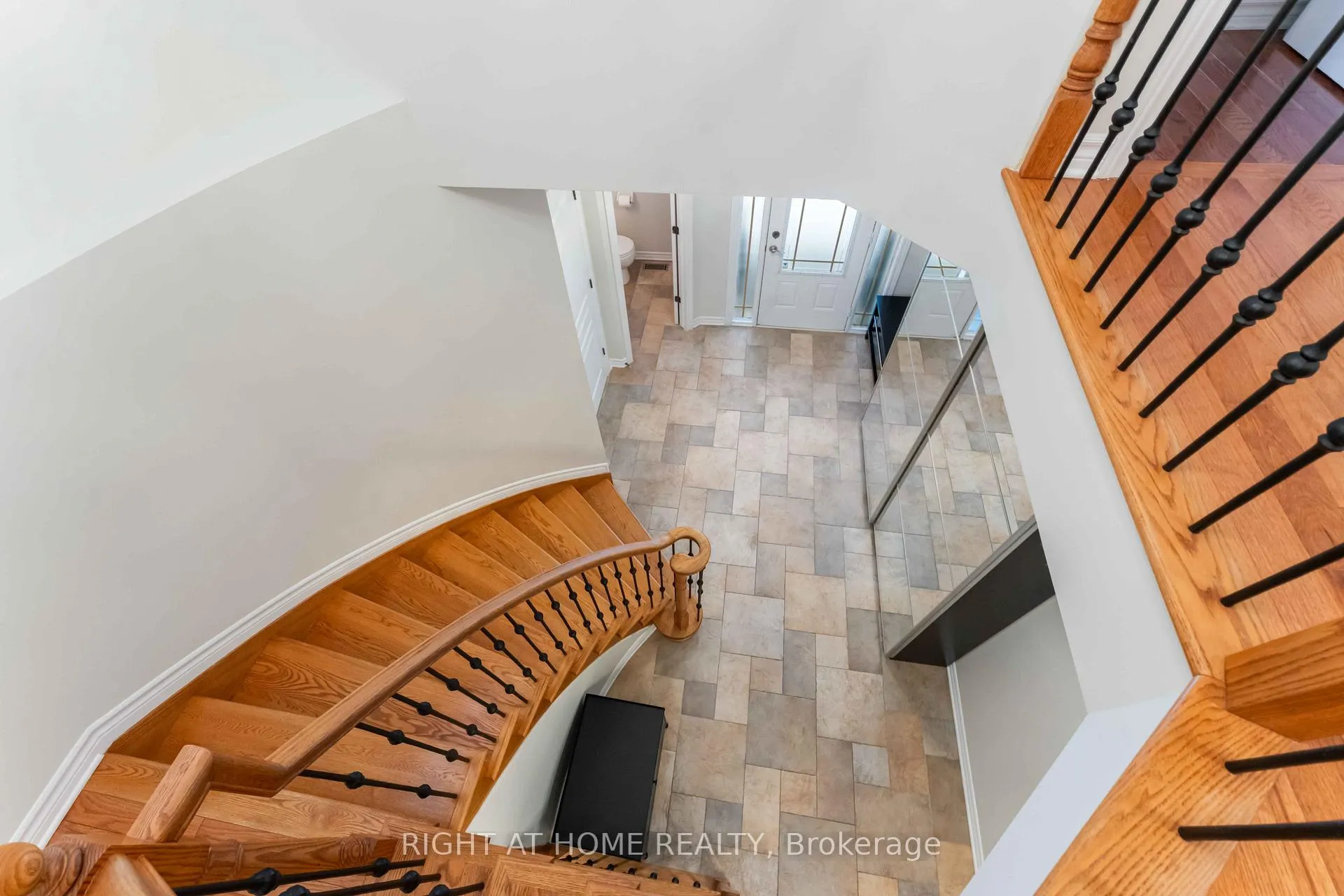 Photo 24 of 162 Saltspring Private, Ottawa, Kanata - Bridlewood — HOMEH