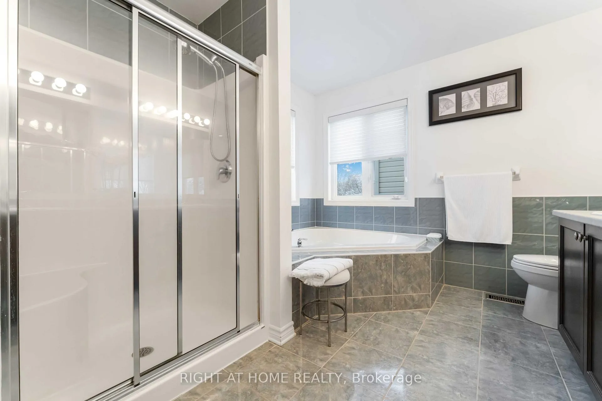 Photo 31 of 162 Saltspring Private, Ottawa, Kanata - Bridlewood — HOMEH