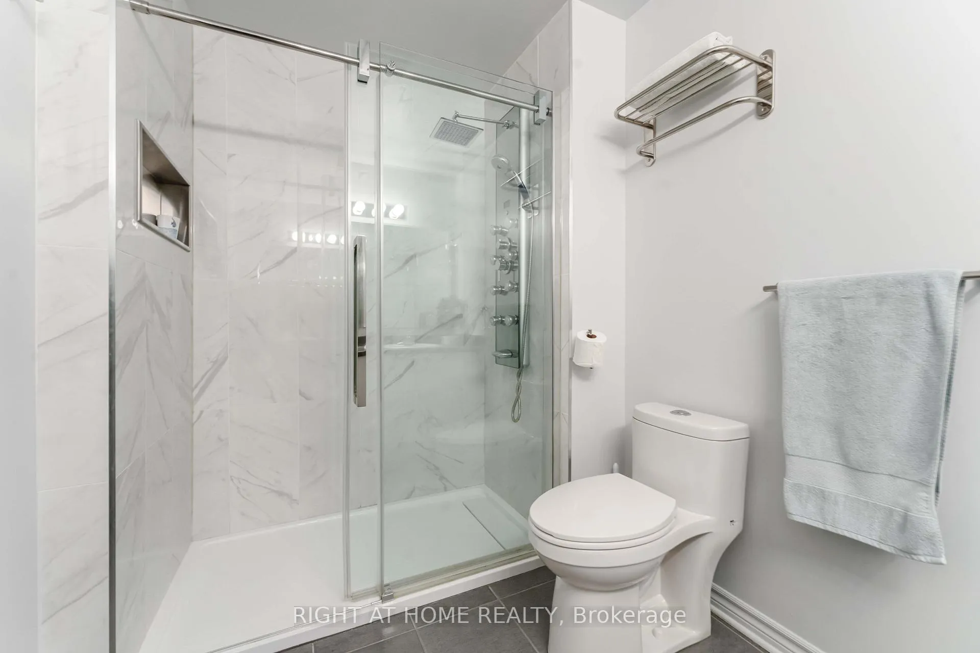 Photo 41 of 162 Saltspring Private, Ottawa, Kanata - Bridlewood — HOMEH