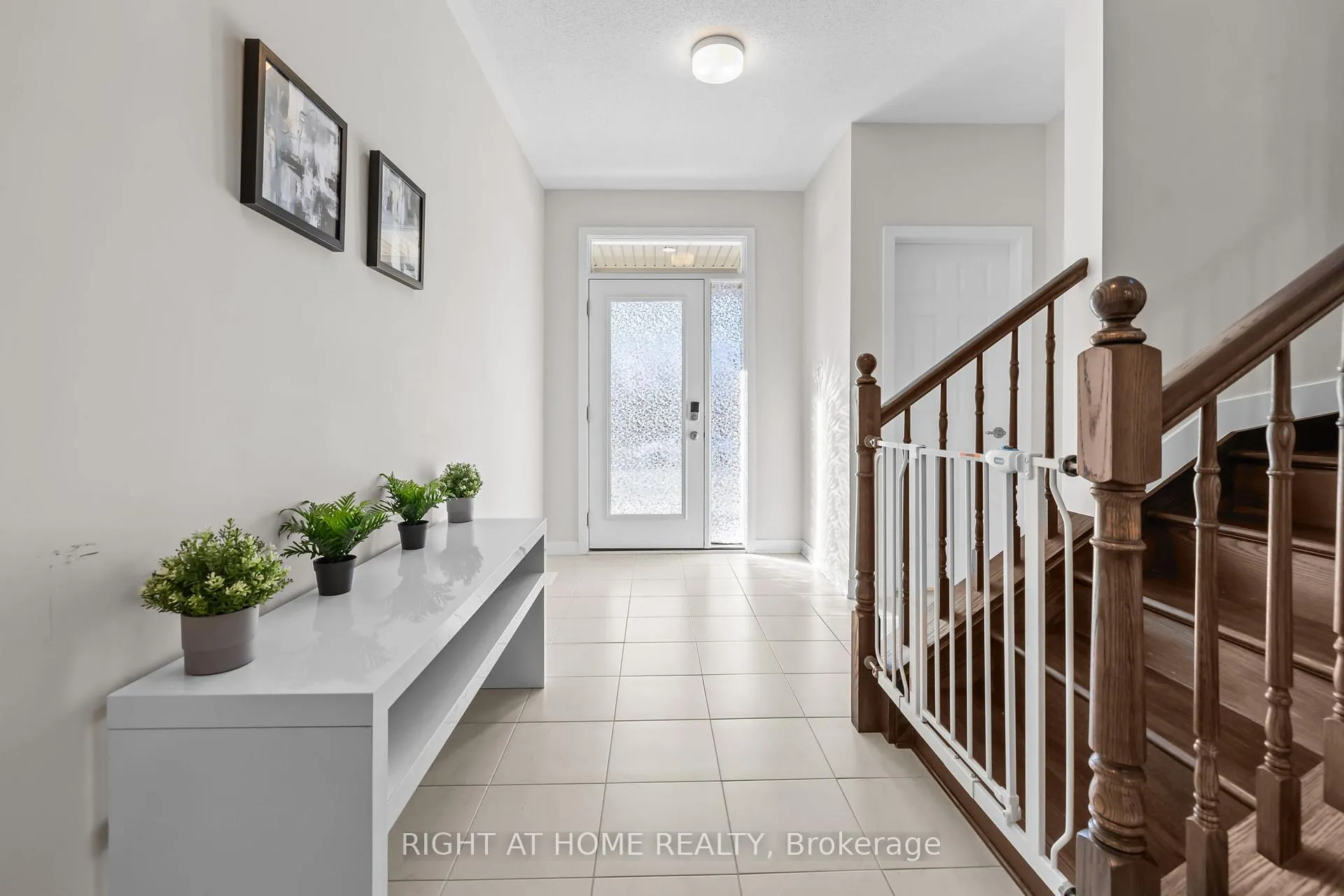 Photo 4 of 837 Derren Avenue, Ottawa, Stittsville (North) — HOMEH