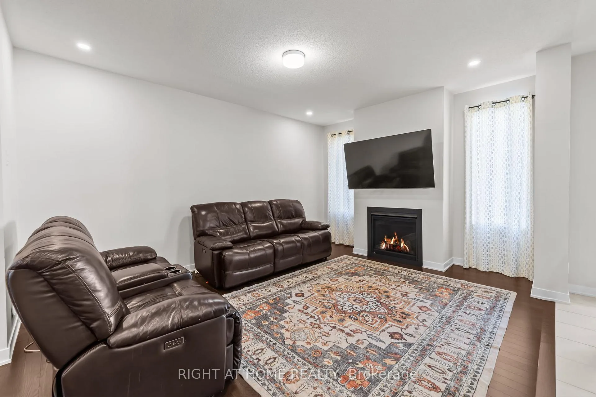 Photo 8 of 837 Derren Avenue, Ottawa, Stittsville (North) — HOMEH