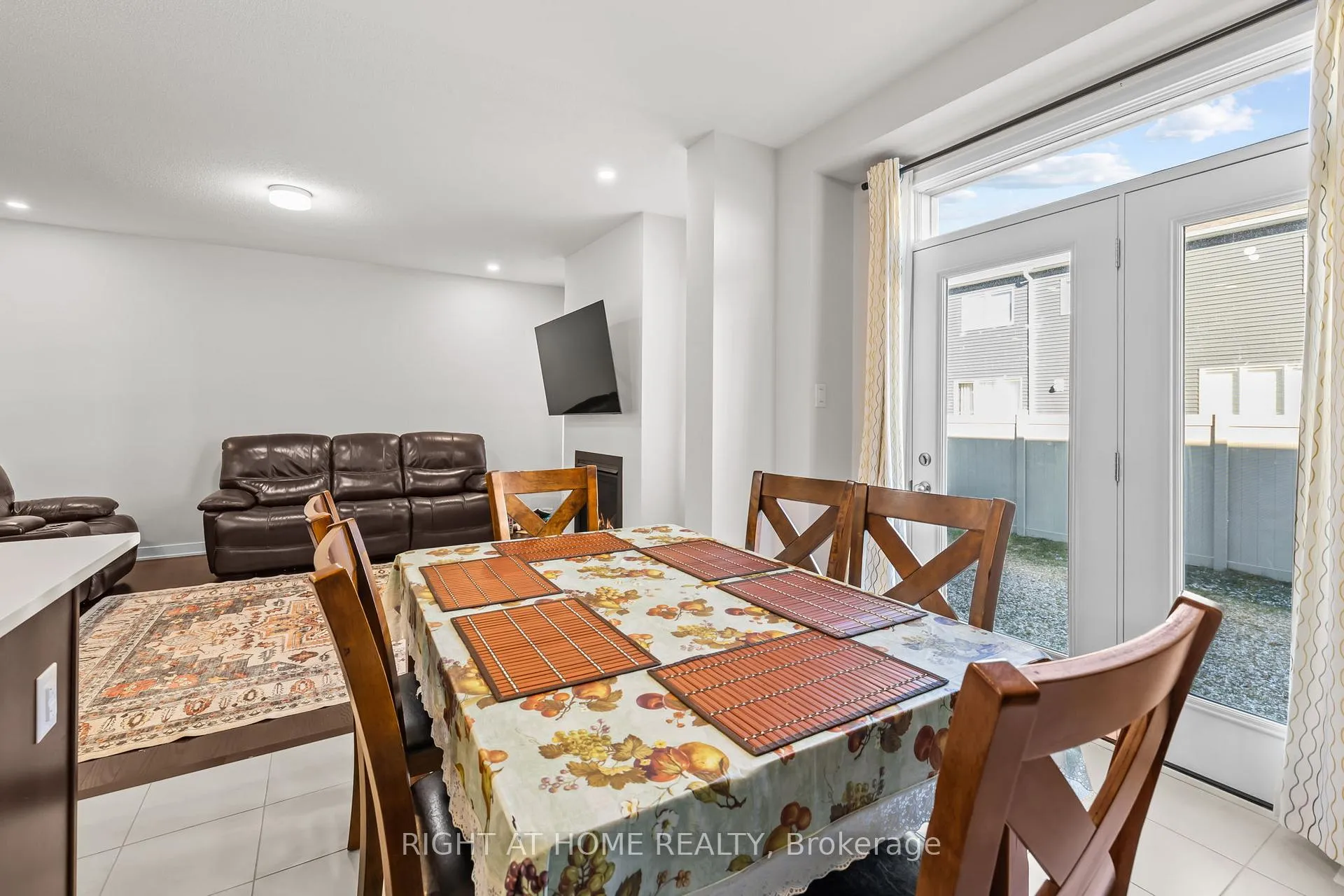 Photo 22 of 837 Derren Avenue, Ottawa, Stittsville (North) — HOMEH