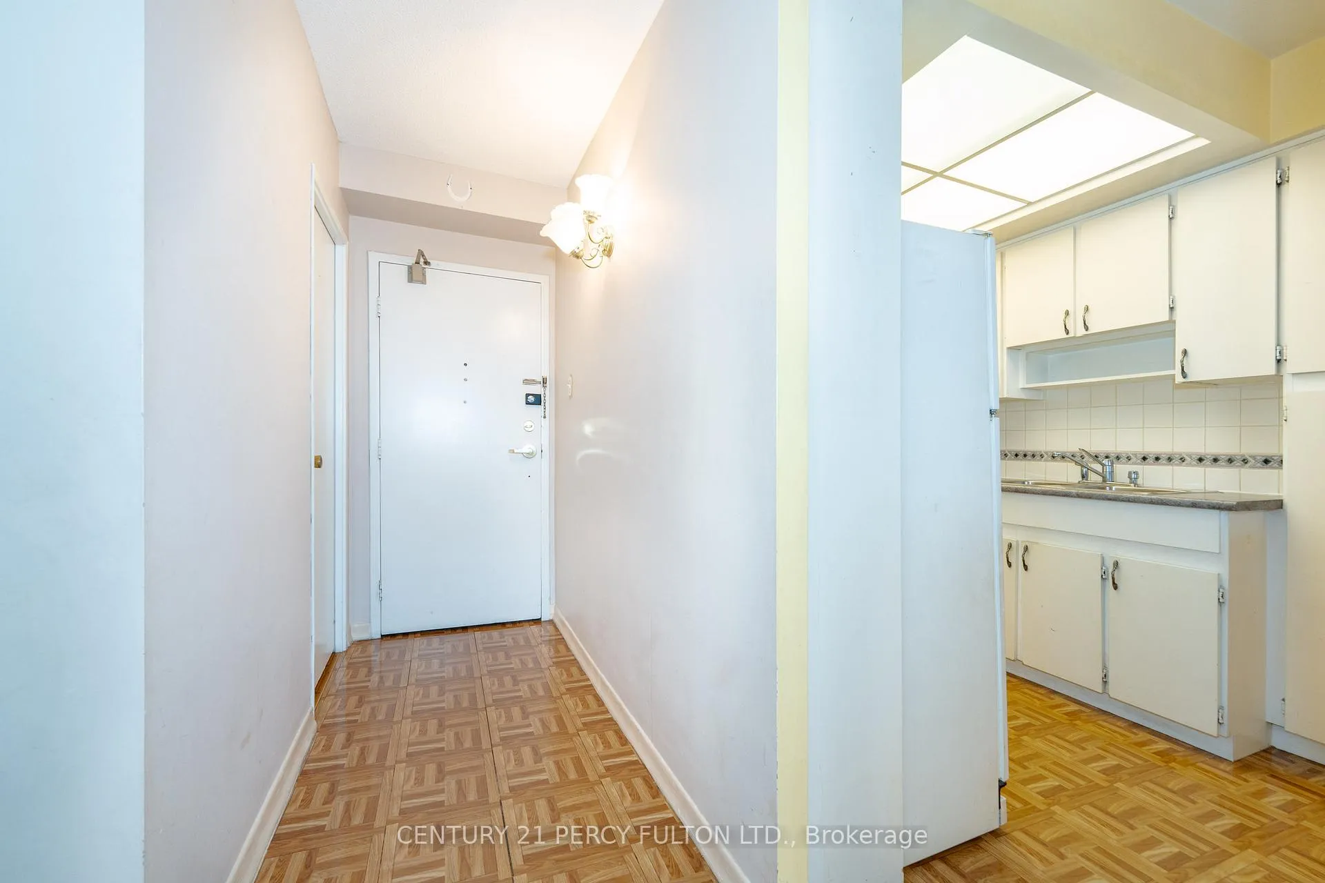 Photo 4 of Unit 1403, 121 Ling Road, Scarborough, West Hill — HOMEH