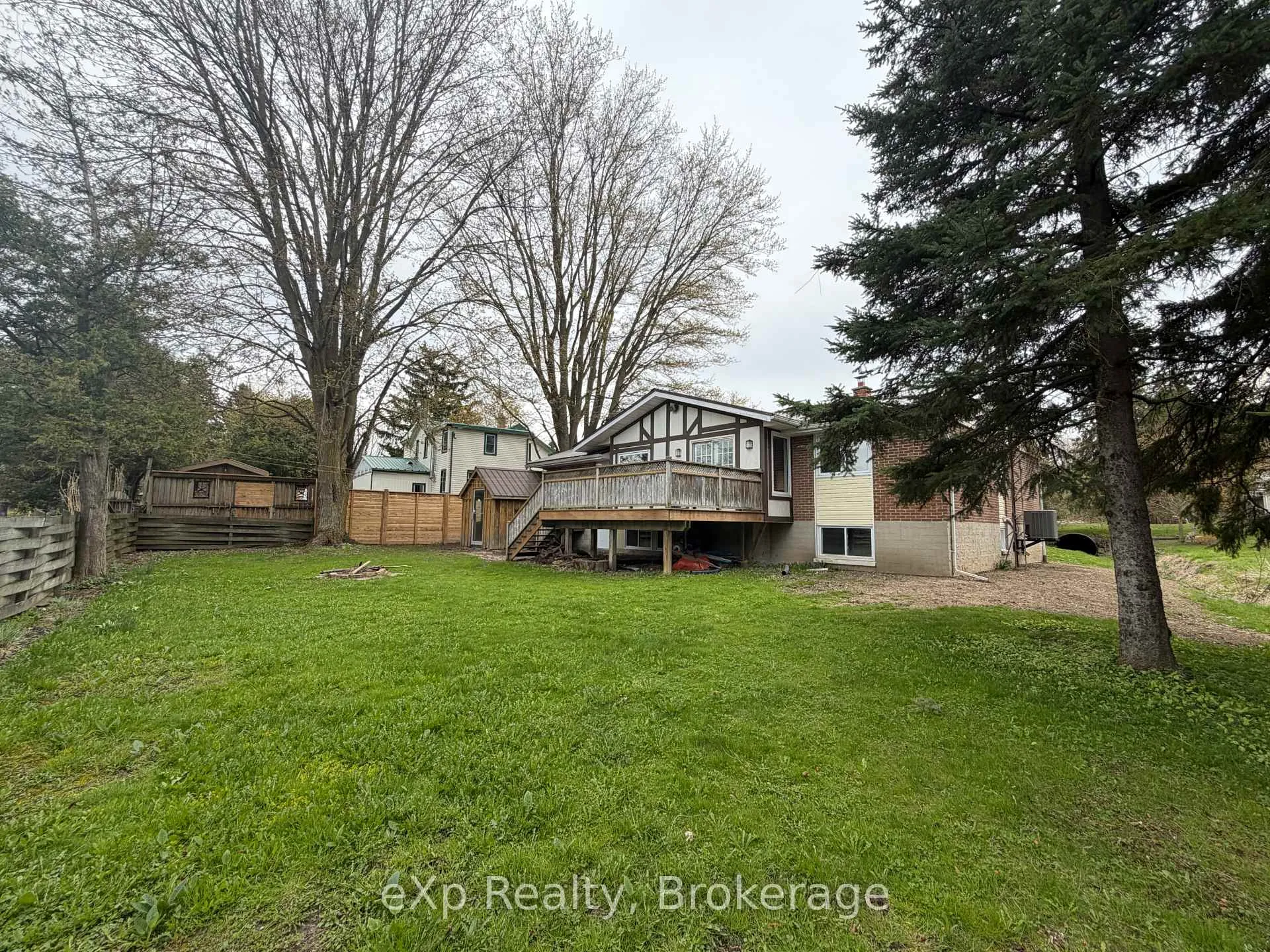 Photo 33 of 60 Main Street E, Mapleton, Rural Mapleton — HOMEH