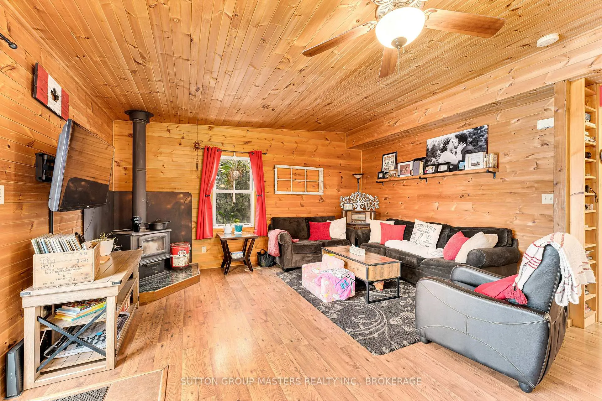 Photo 16 of 440 Pine Street E, Gananoque — HOMEH