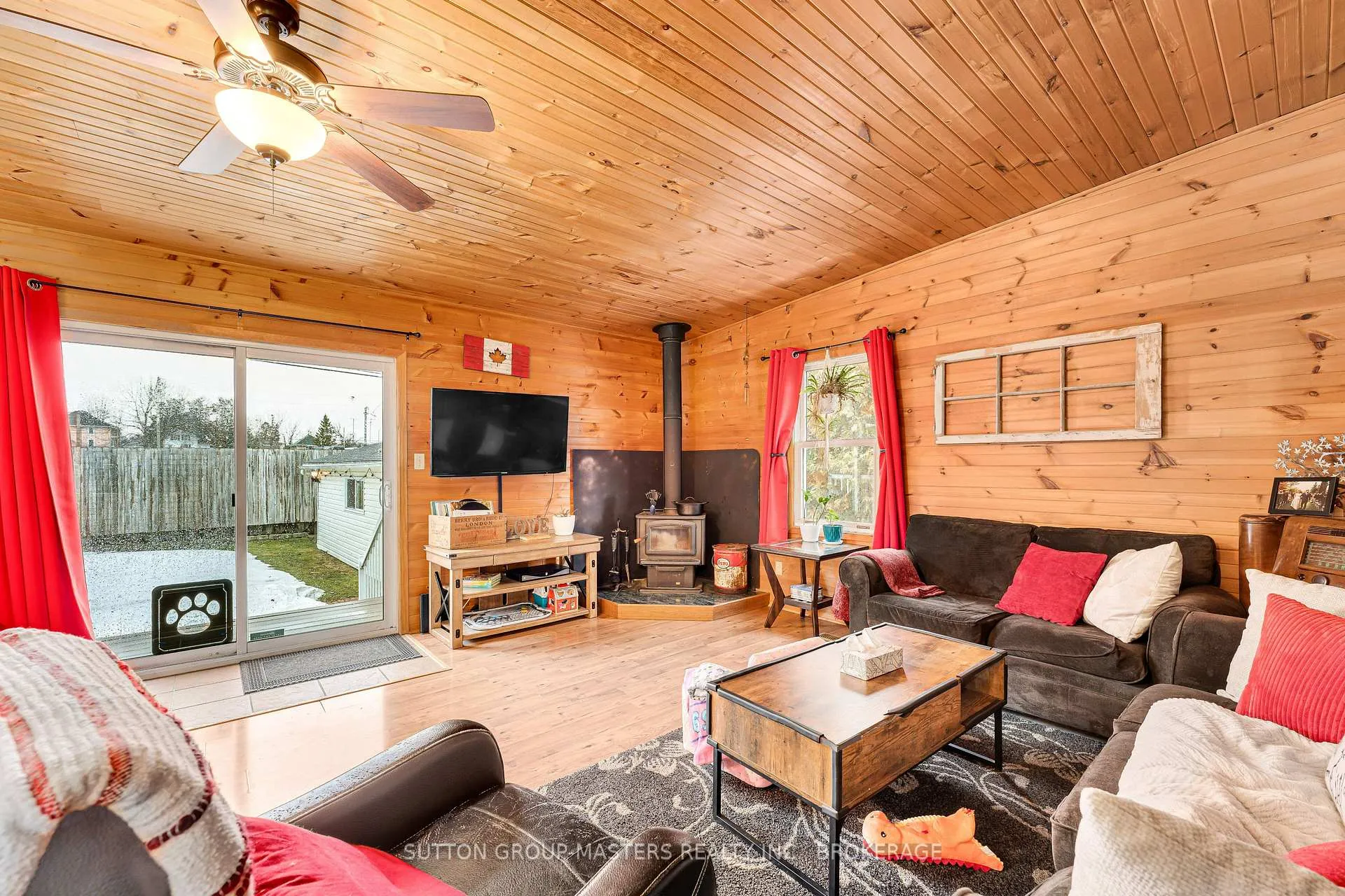 Photo 18 of 440 Pine Street E, Gananoque — HOMEH