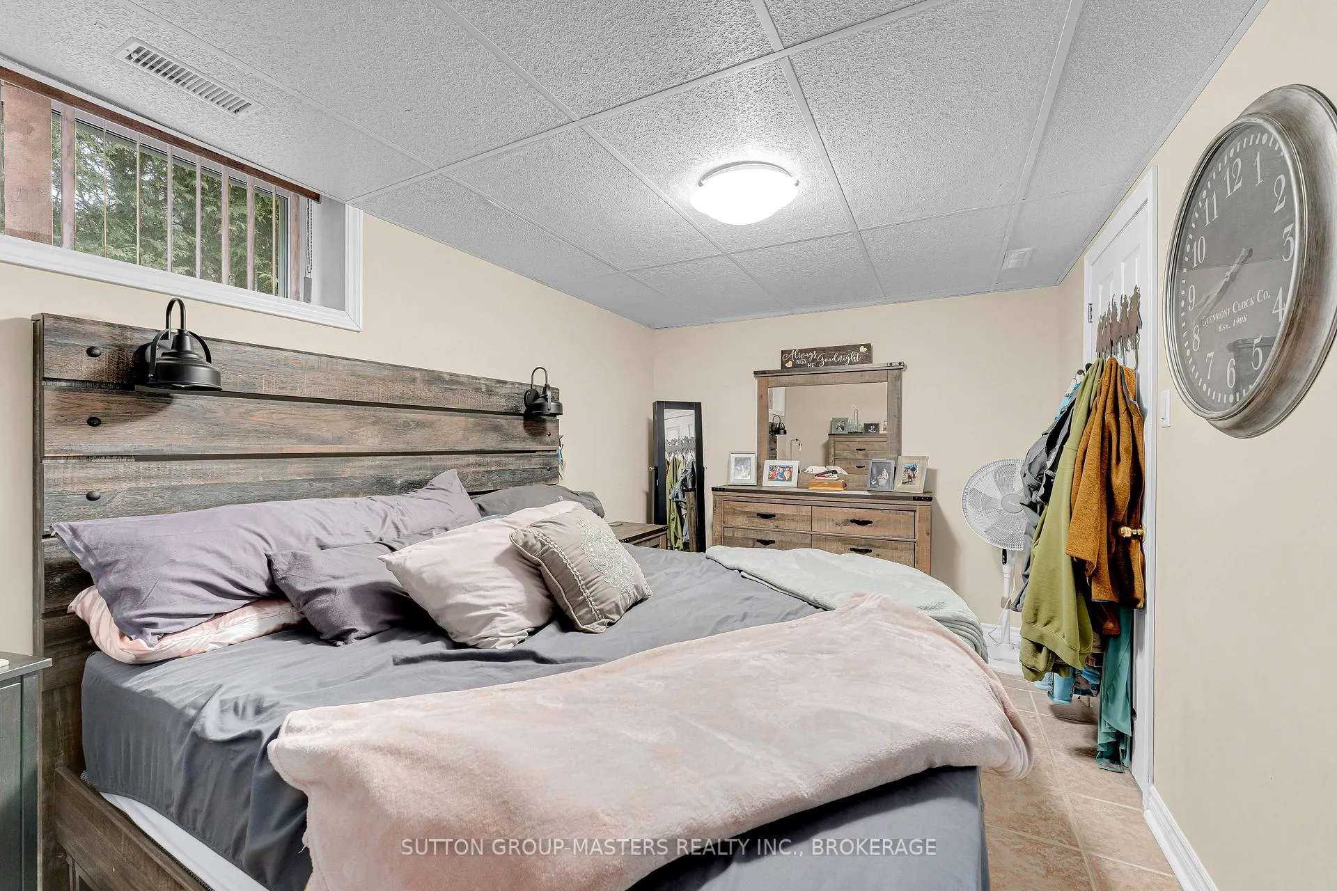 Photo 34 of 440 Pine Street E, Gananoque — HOMEH