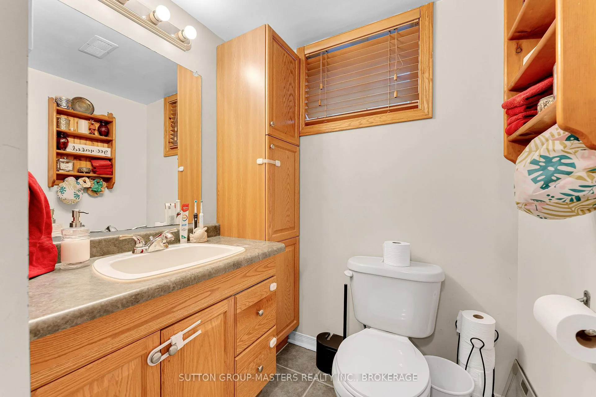 Photo 39 of 440 Pine Street E, Gananoque — HOMEH
