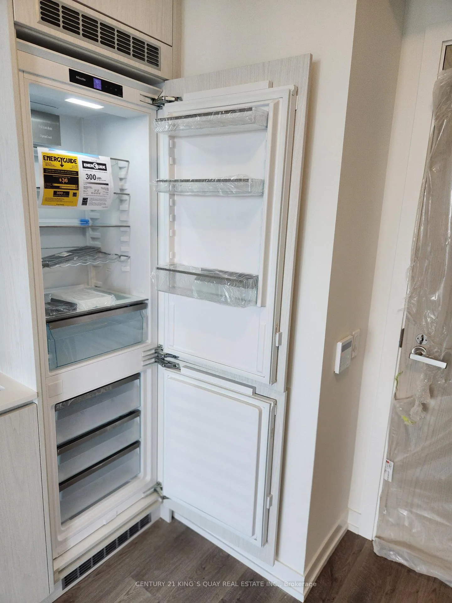 Photo 10 of Unit 5912, 55 Cooper Street, Toronto, Waterfront Communities — HOMEH