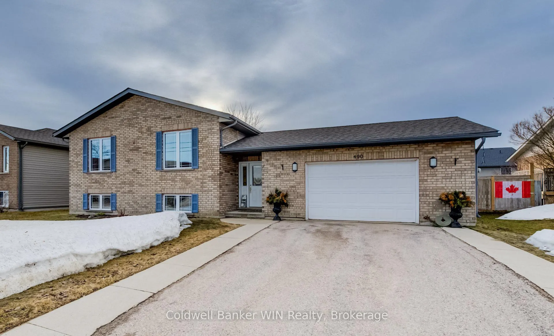 Photo 2 of 490 King Street E, Wellington North, Mount Forest — HOMEH