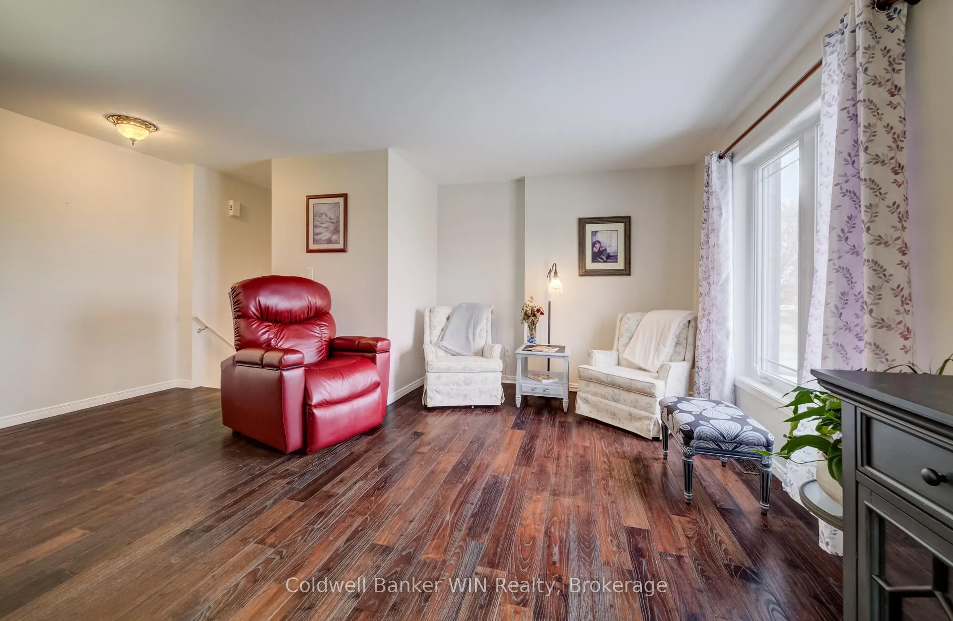 Photo 7 of 490 King Street E, Wellington North, Mount Forest — HOMEH