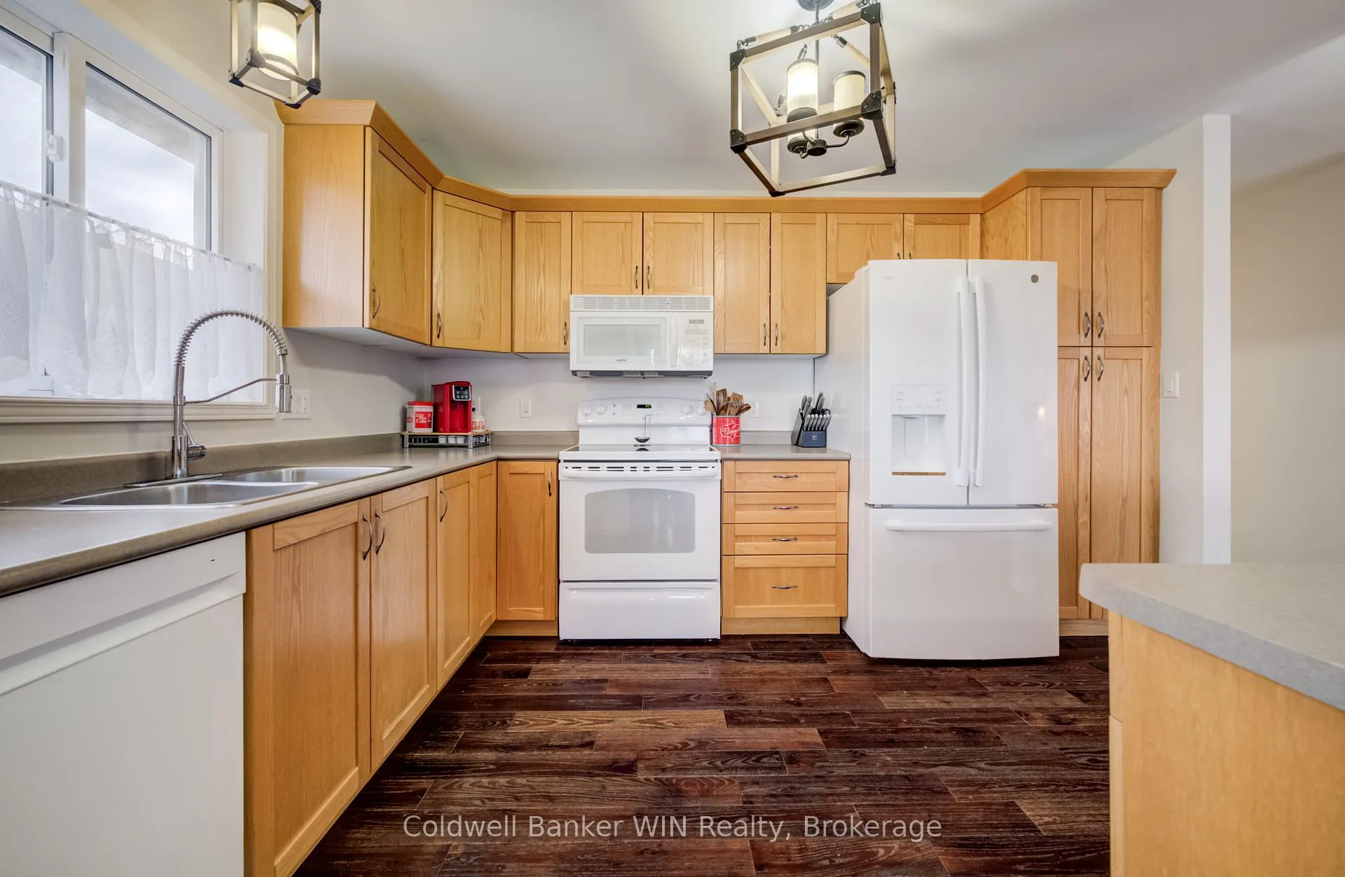 Photo 14 of 490 King Street E, Wellington North, Mount Forest — HOMEH