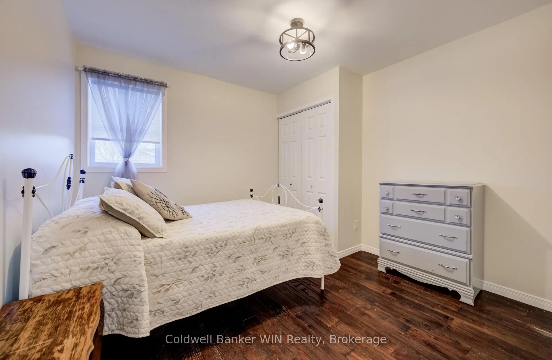 Photo 21 of 490 King Street E, Wellington North, Mount Forest — HOMEH