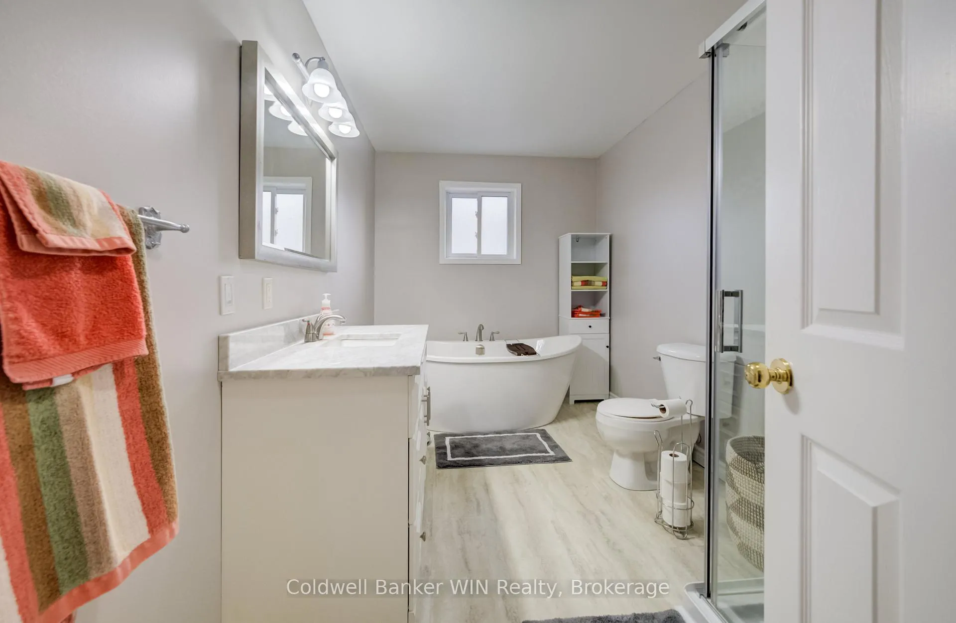 Photo 22 of 490 King Street E, Wellington North, Mount Forest — HOMEH
