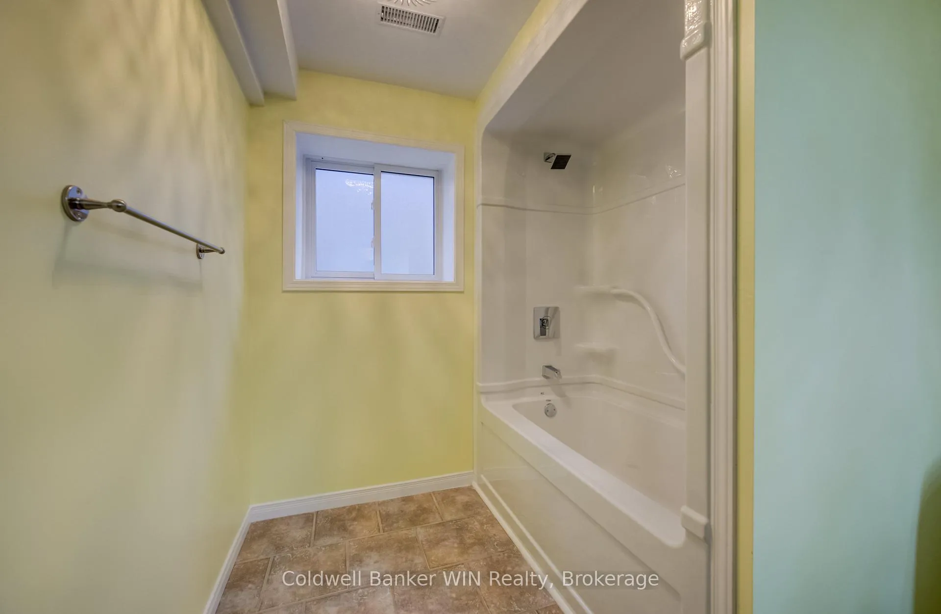 Photo 29 of 490 King Street E, Wellington North, Mount Forest — HOMEH