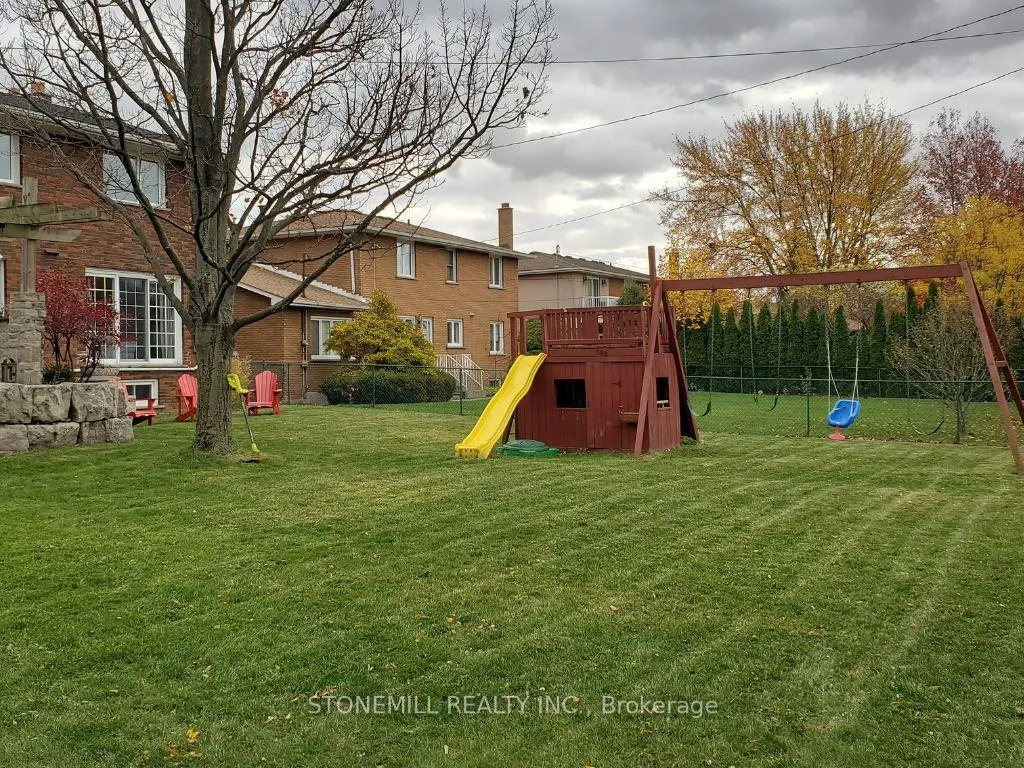 Photo 15 of Unit Lower, 368 Mountain Brow Boulevard, Hamilton, Sherwood — HOMEH