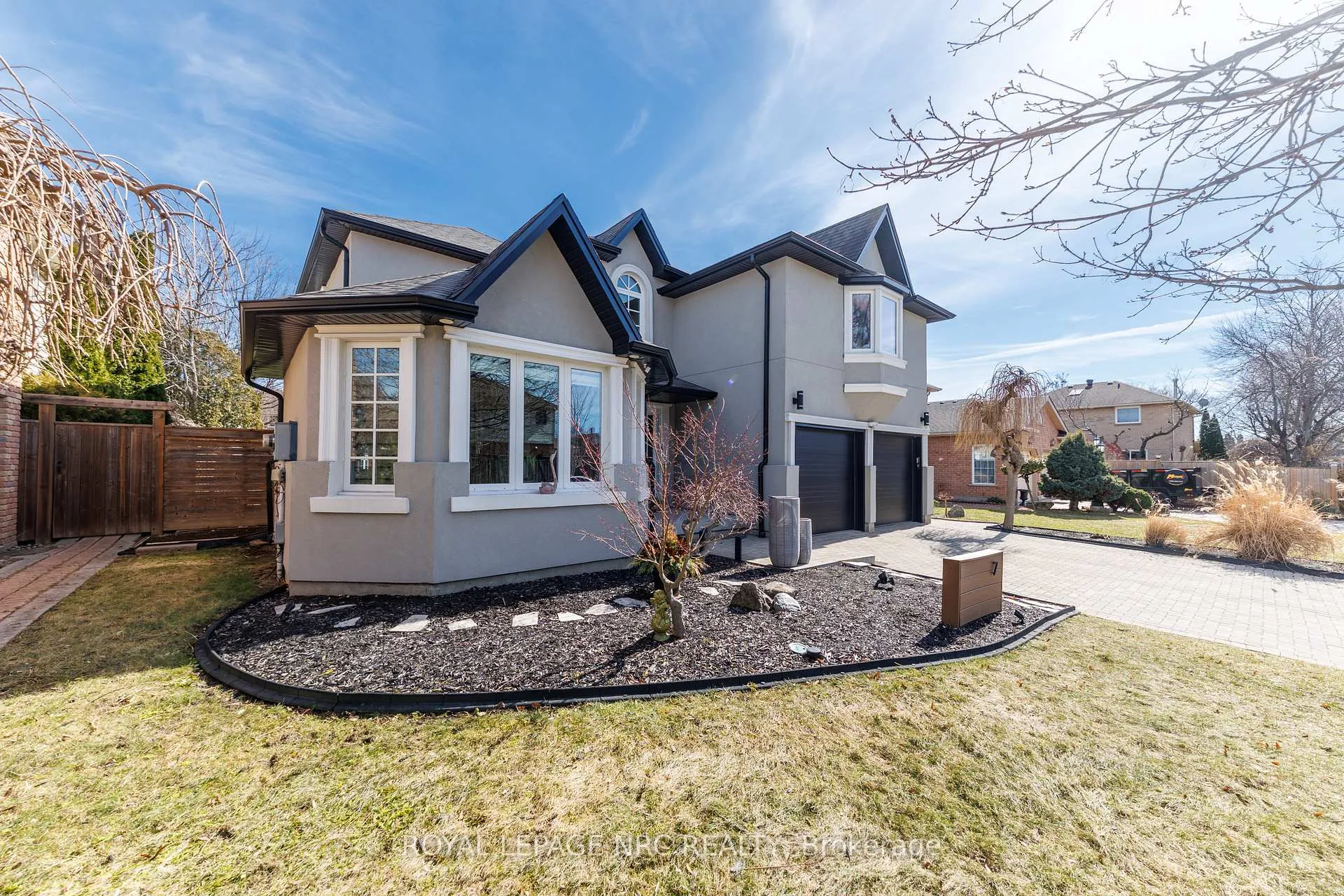 Photo 3 of 7 Sarah Court, St. Catharines, Grapeview — HOMEH