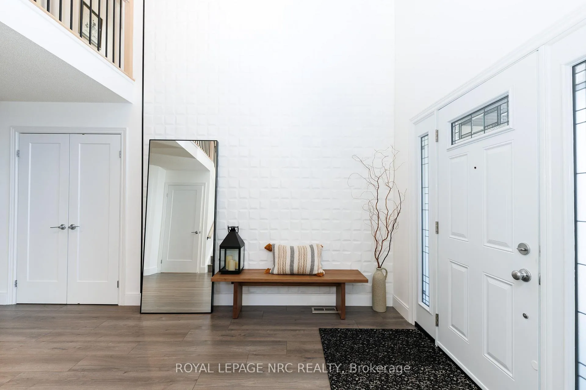 Photo 5 of 7 Sarah Court, St. Catharines, Grapeview — HOMEH