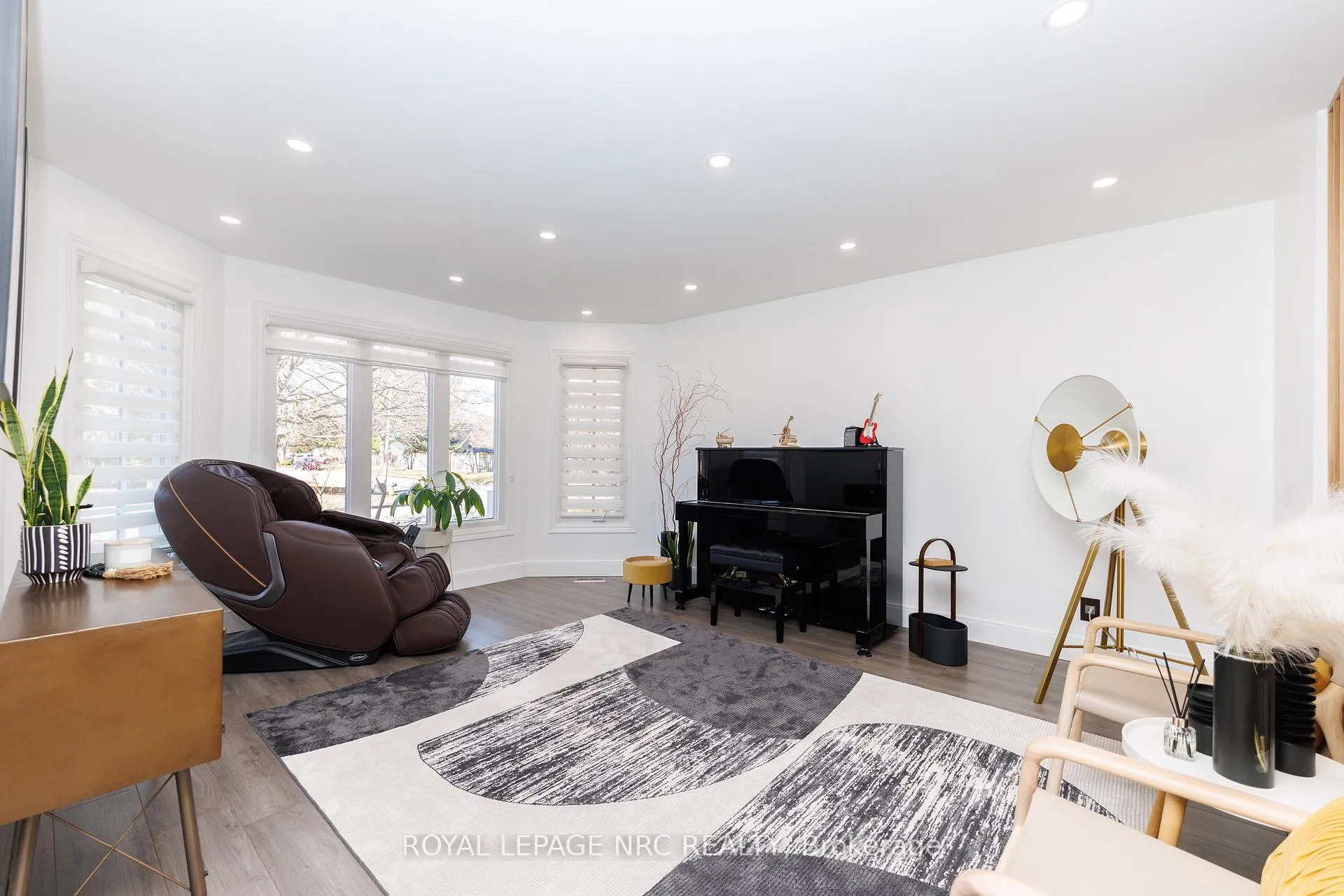 Photo 7 of 7 Sarah Court, St. Catharines, Grapeview — HOMEH