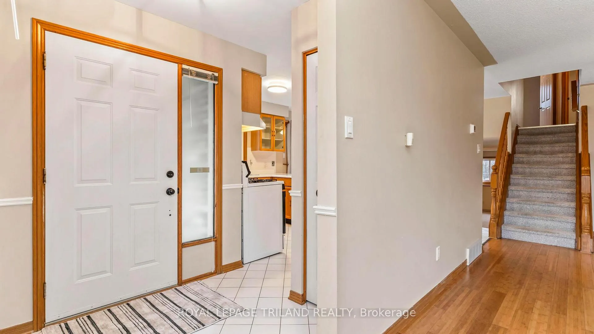 Photo 4 of 32 Glenroy Road, London, South T — HOMEH